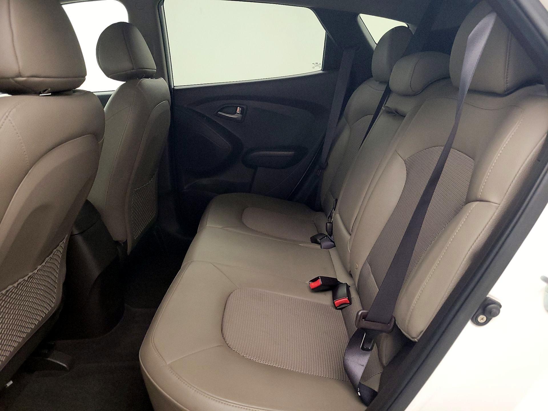 Thumbnail: 2015 Hyundai Tucson - 19