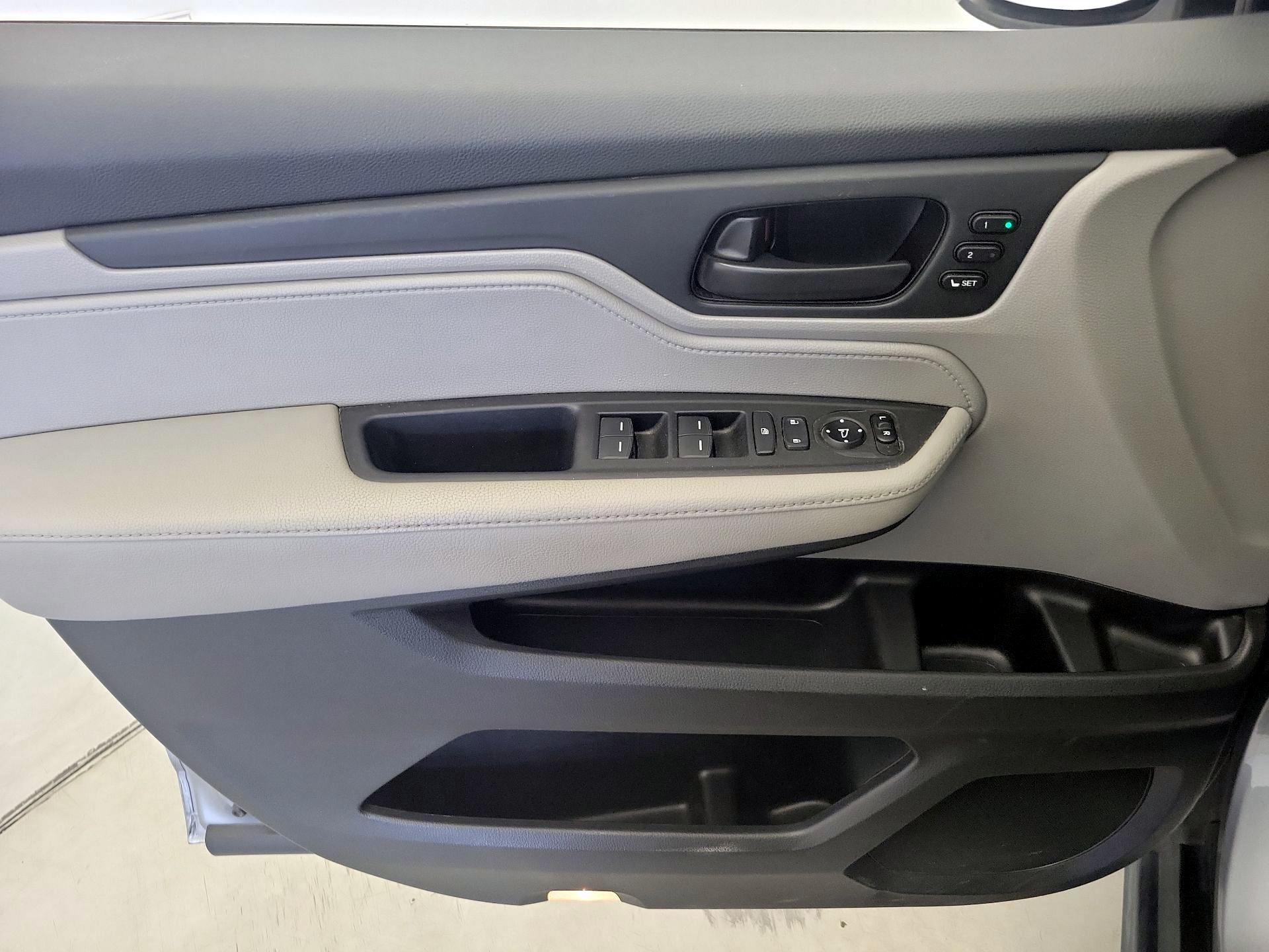 Thumbnail: 2019 Honda Odyssey - 12