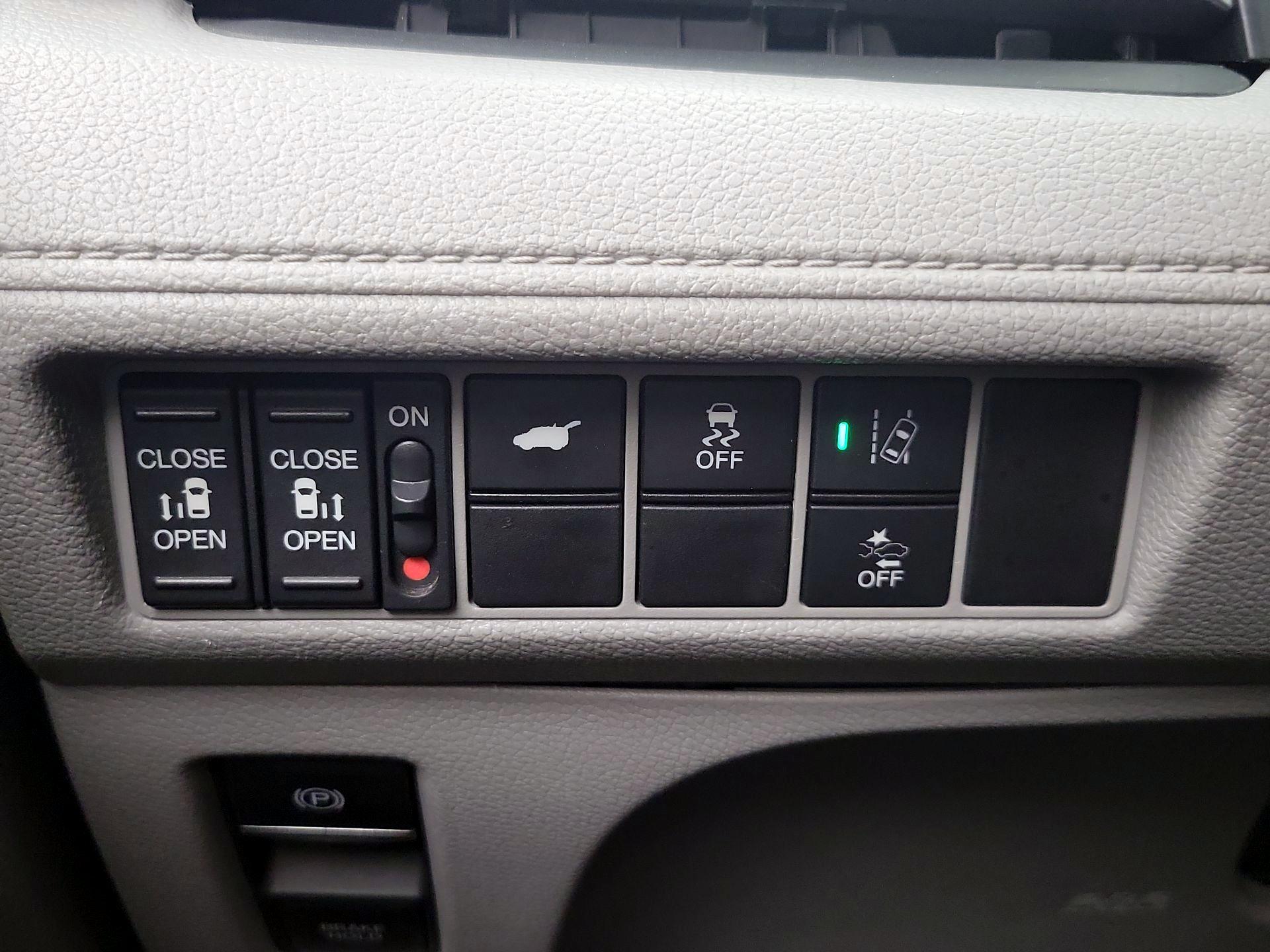 Thumbnail: 2019 Honda Odyssey - 13