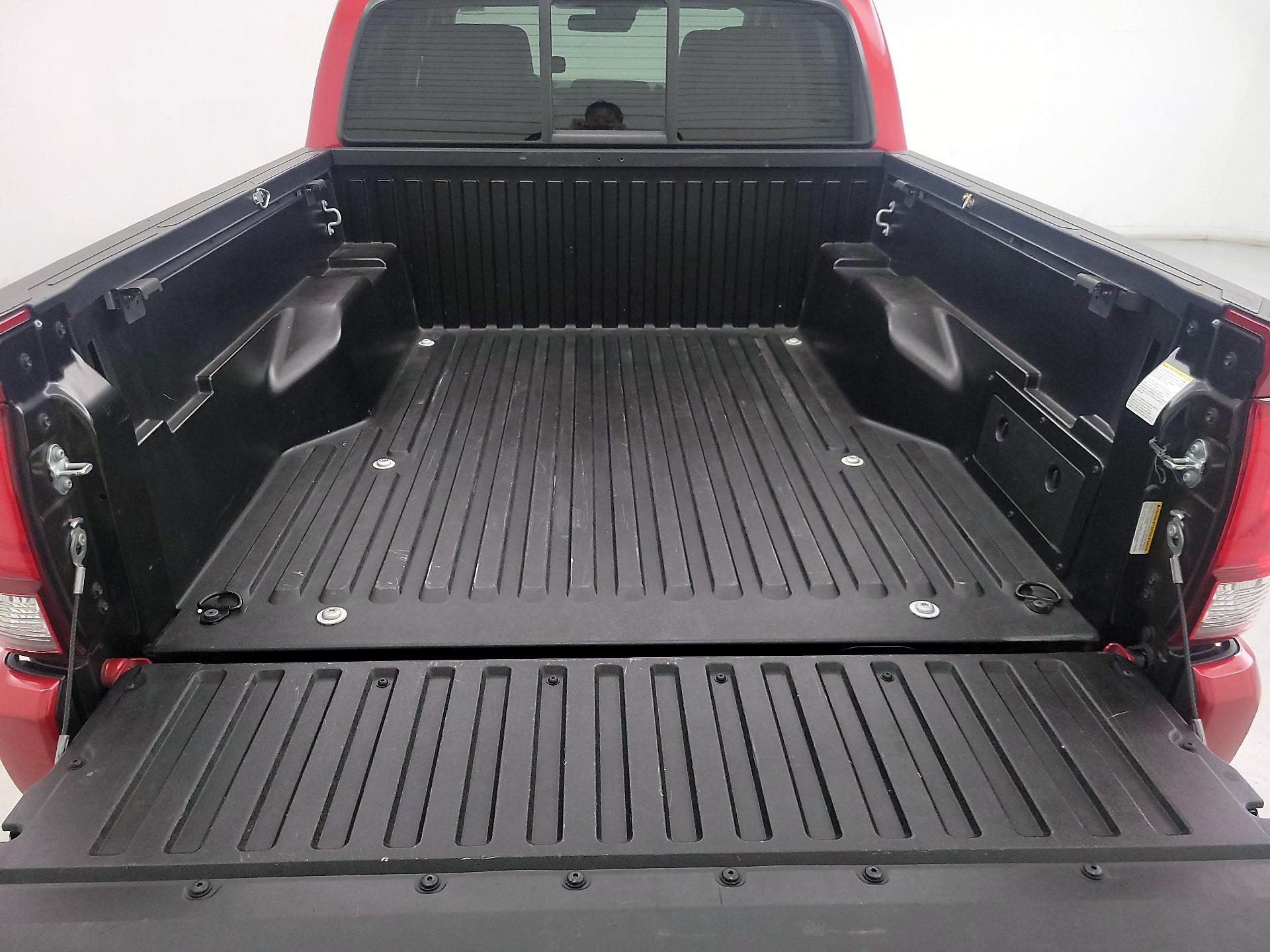 Thumbnail: 2021 Toyota Tacoma - 20