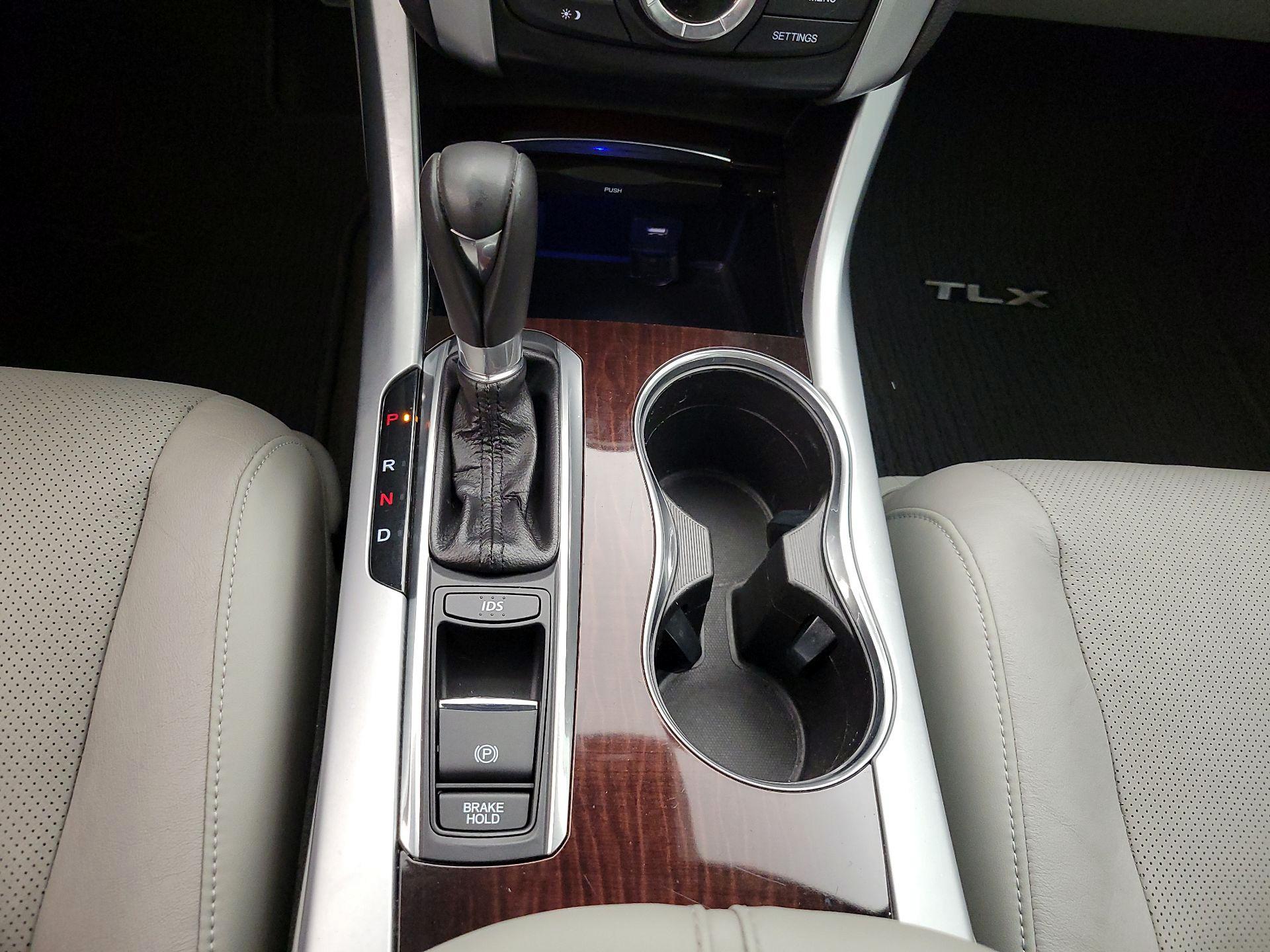 Thumbnail: 2016 Acura TLX - 17