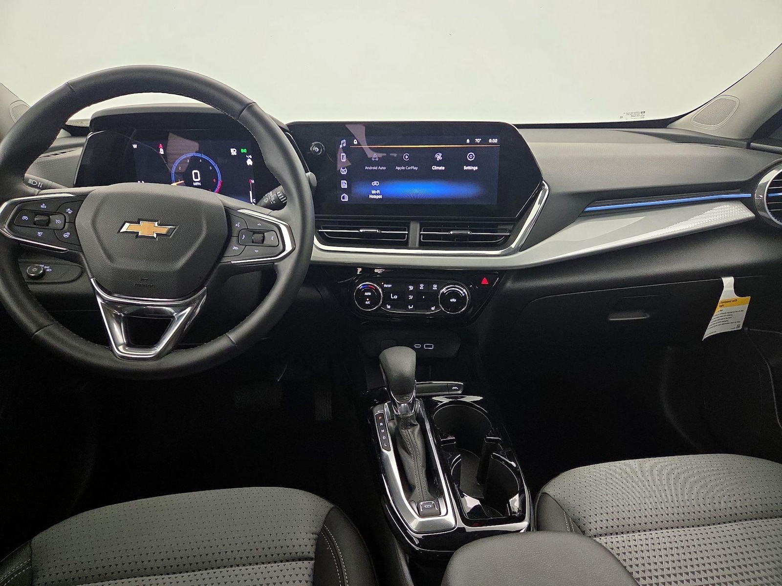 2025 Chevrolet Trax LT - Photo 10