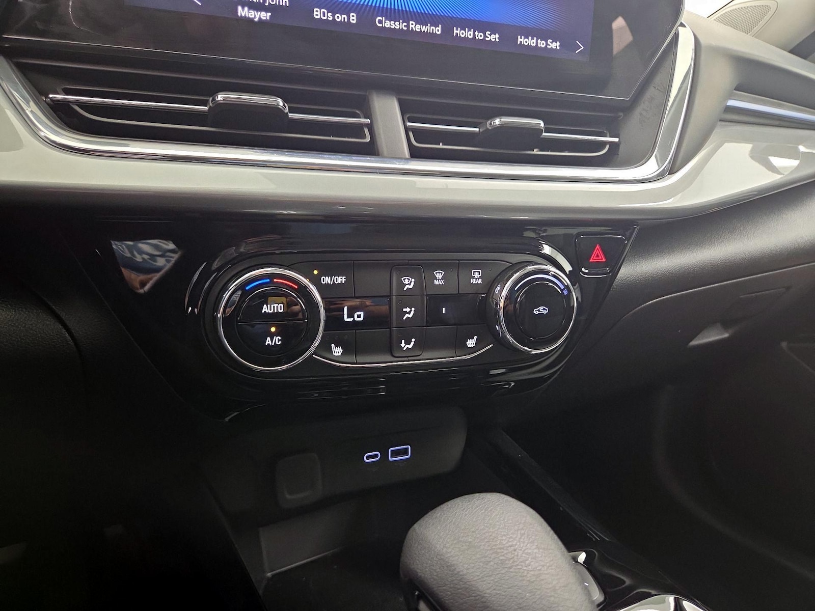 2025 Chevrolet Trax LT - Photo 17