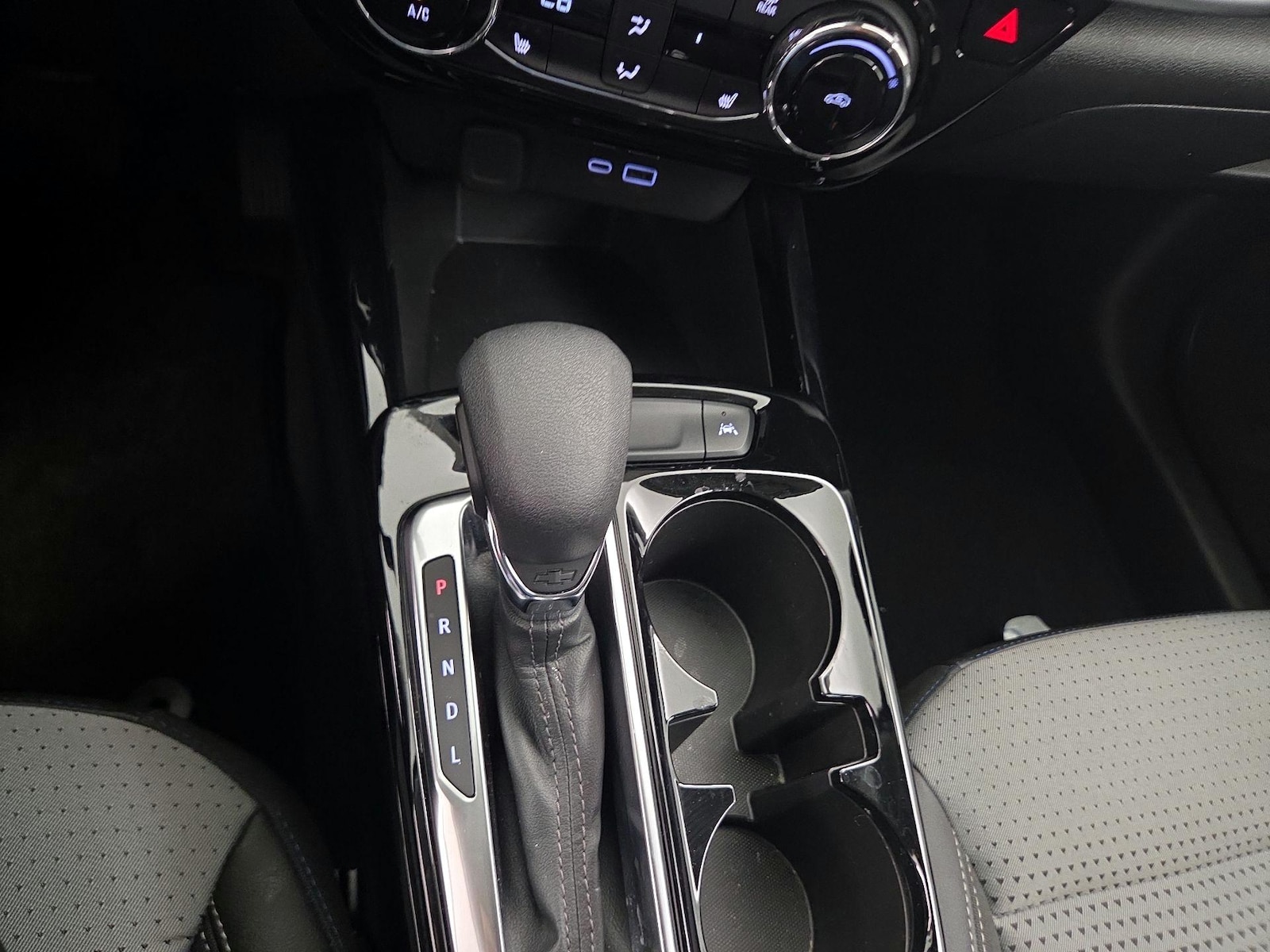2025 Chevrolet Trax LT - Photo 18