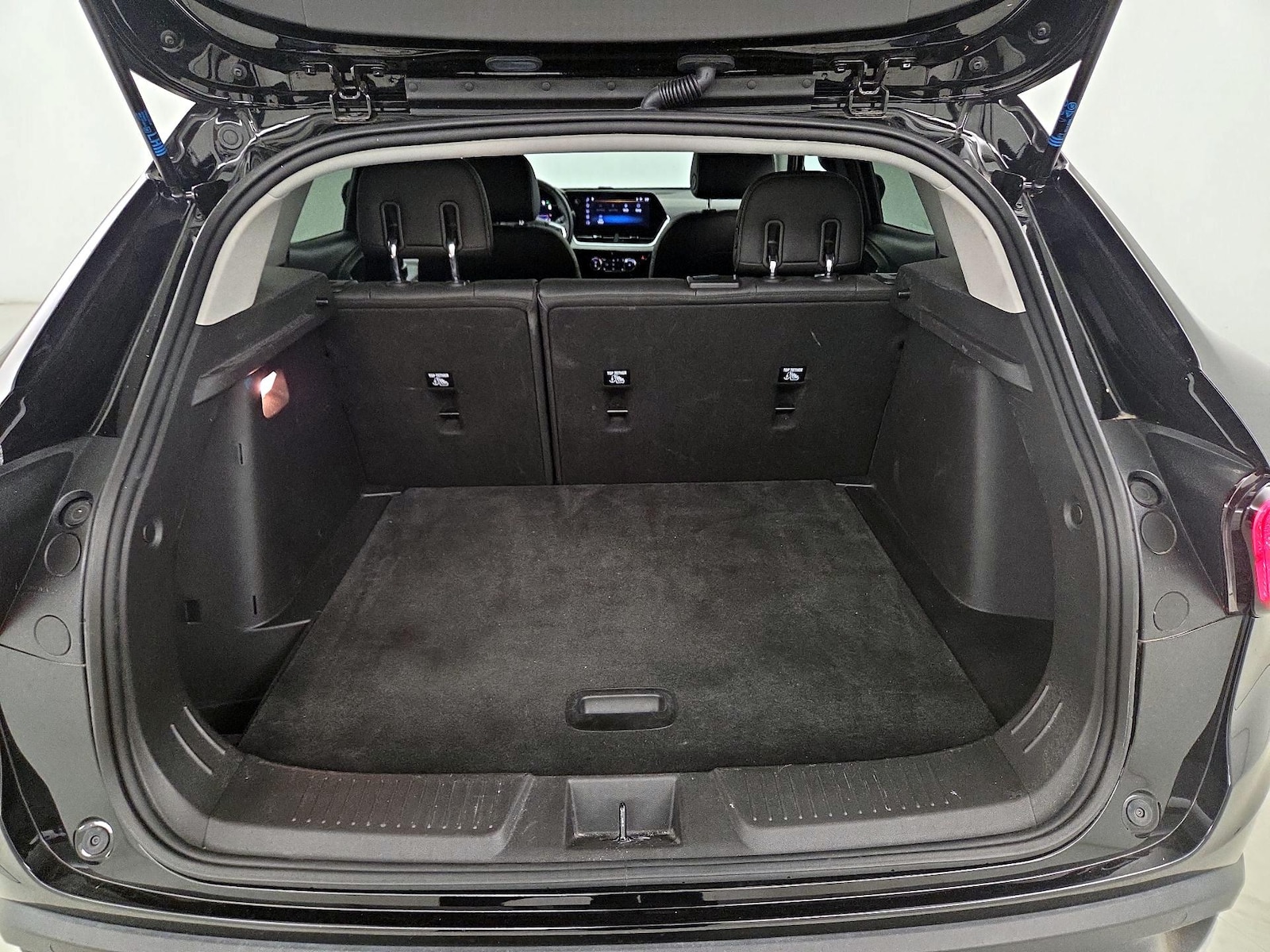 2025 Chevrolet Trax LT - Photo 21