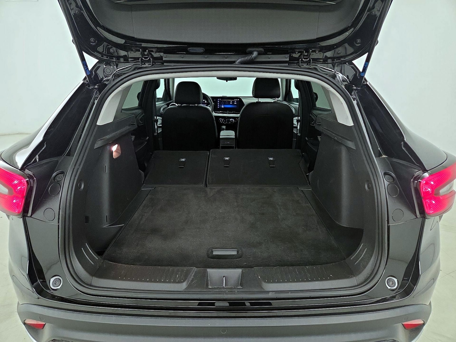 2025 Chevrolet Trax LT - Photo 22