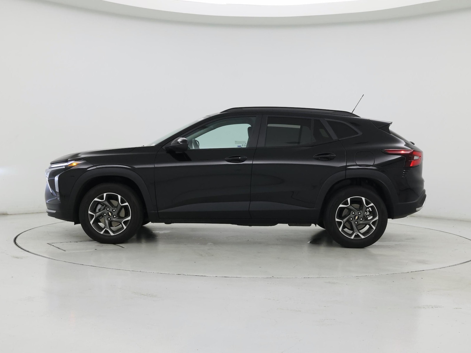 2025 Chevrolet Trax LT - Photo 4