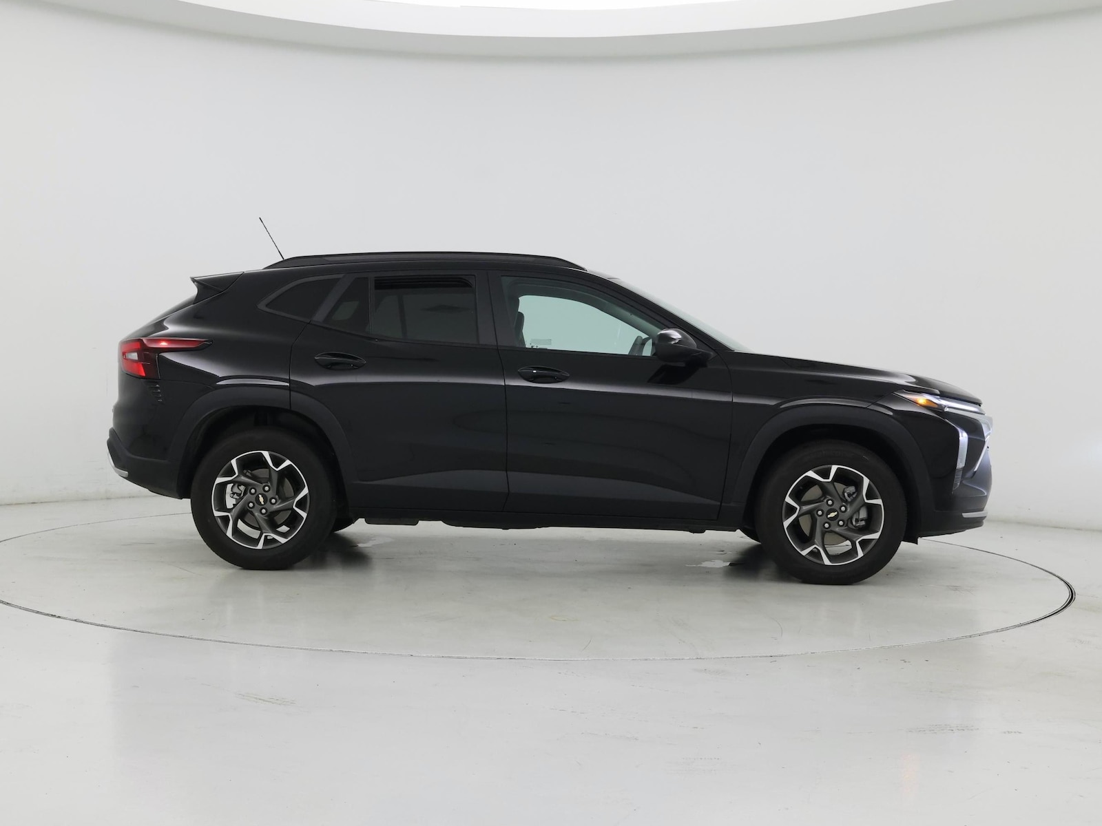 2025 Chevrolet Trax LT - Photo 8