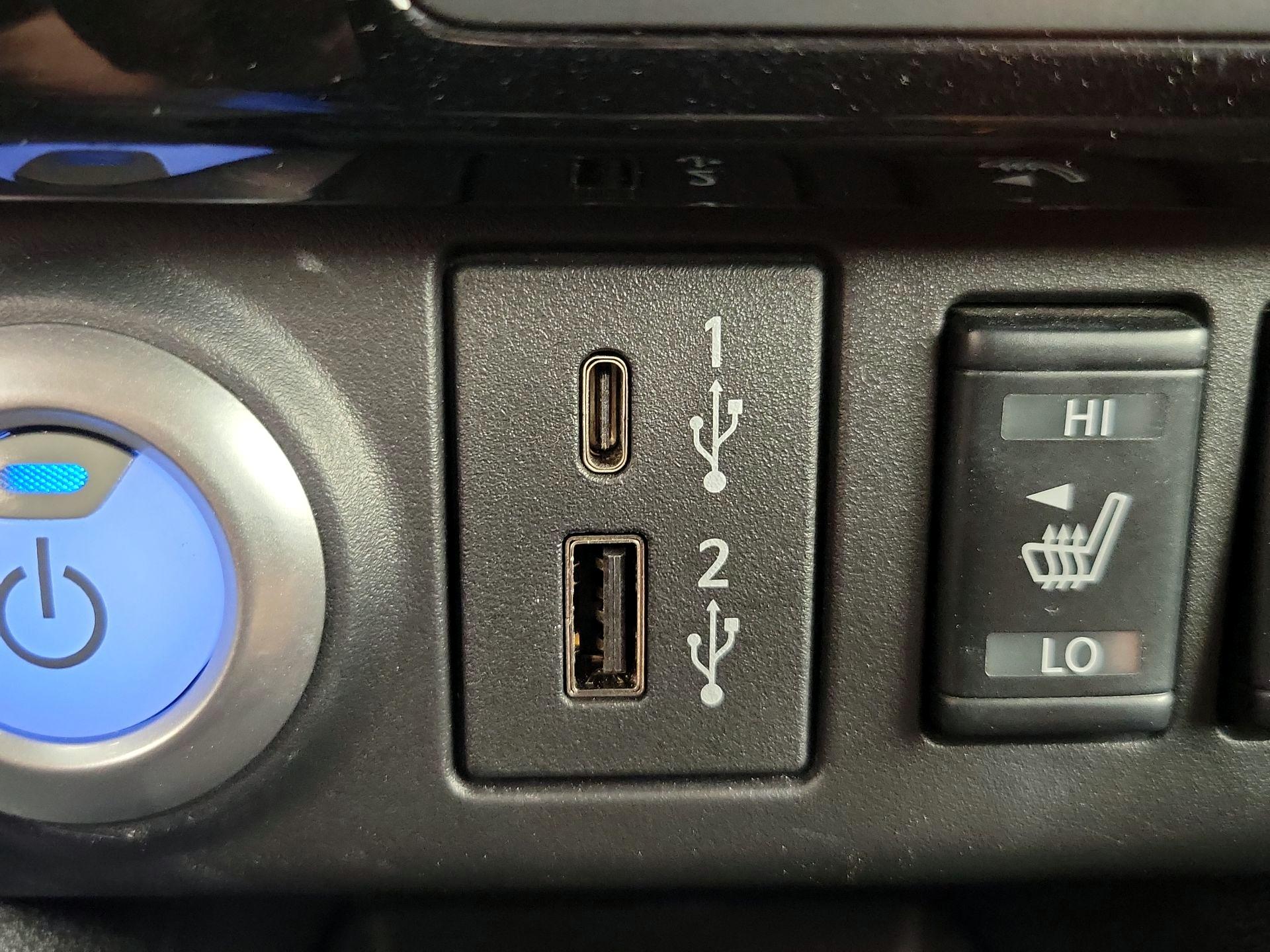 Thumbnail: 2022 Nissan Leaf - 19