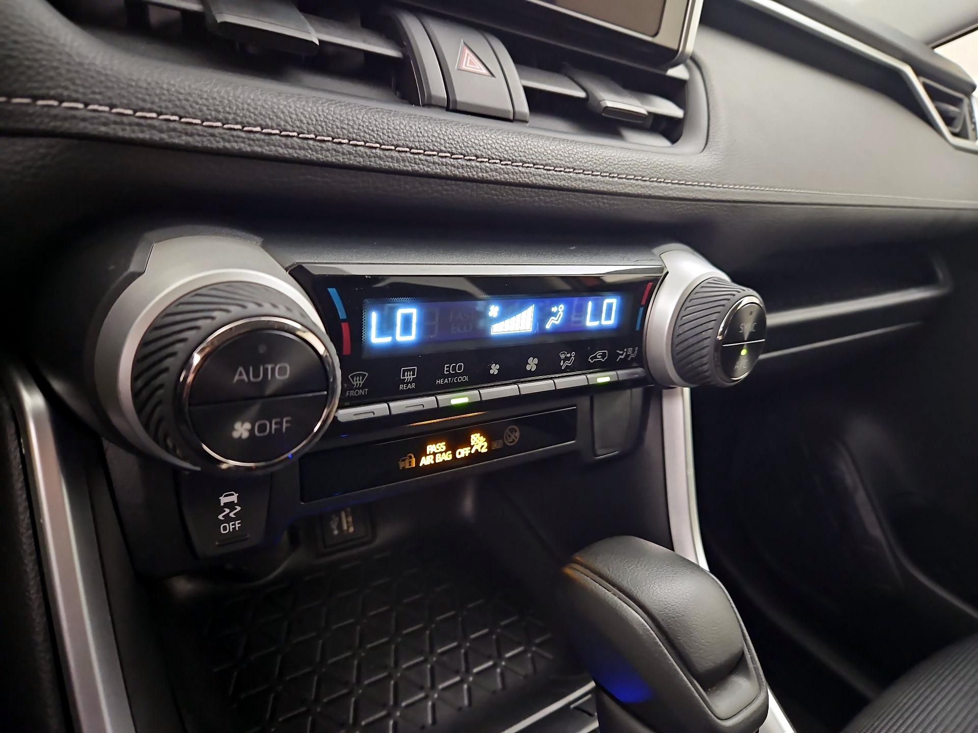 Thumbnail: 2025 Toyota RAV4 - 16
