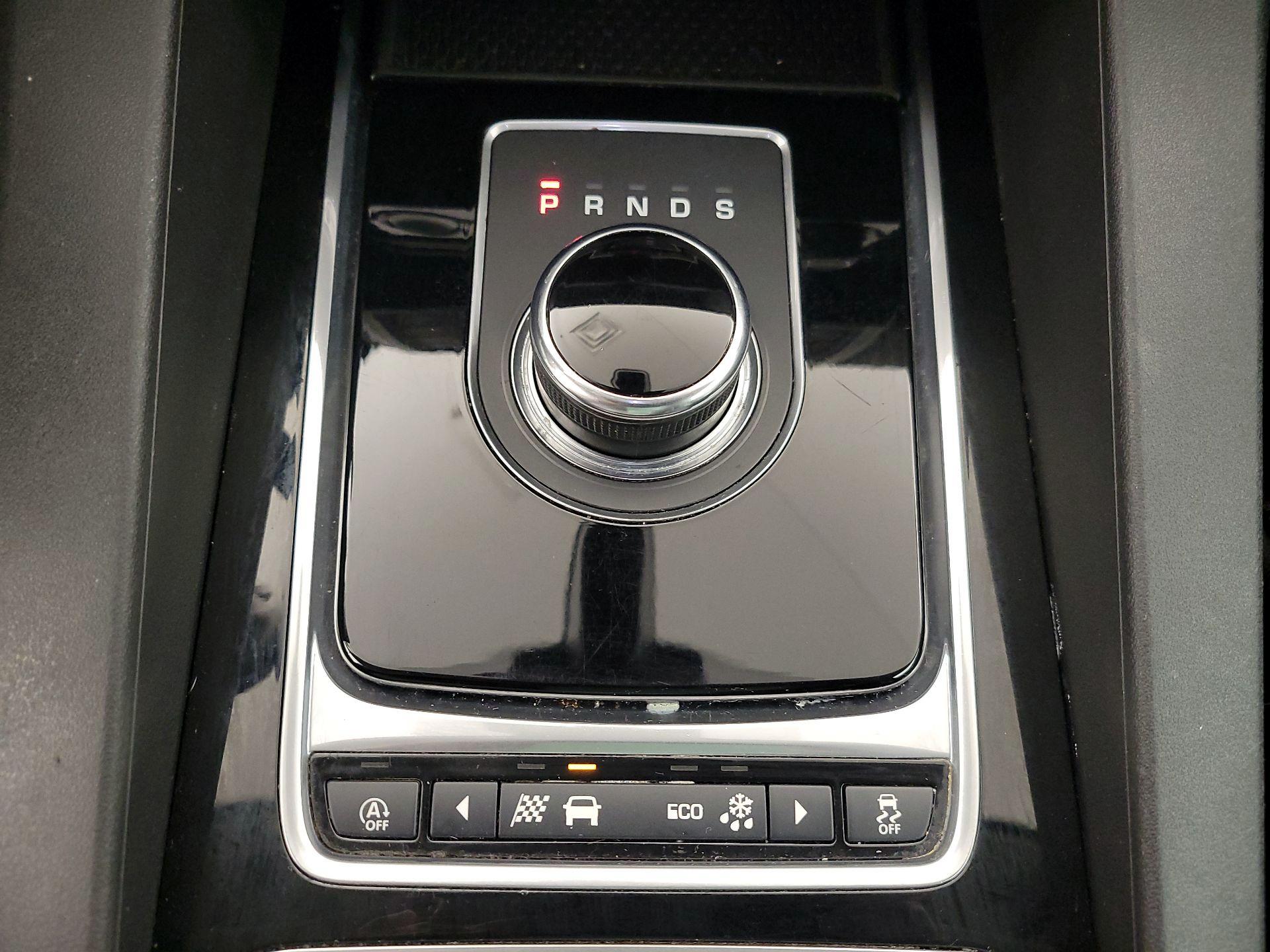 Thumbnail: 2018 Jaguar F-Pace - 15