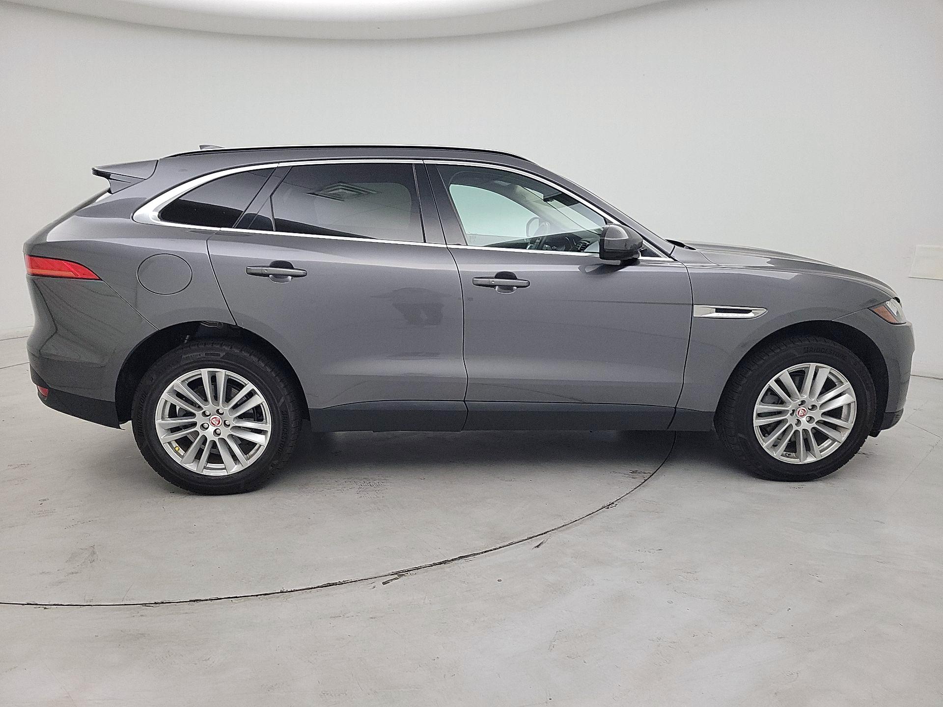 Thumbnail: 2018 Jaguar F-Pace - 4