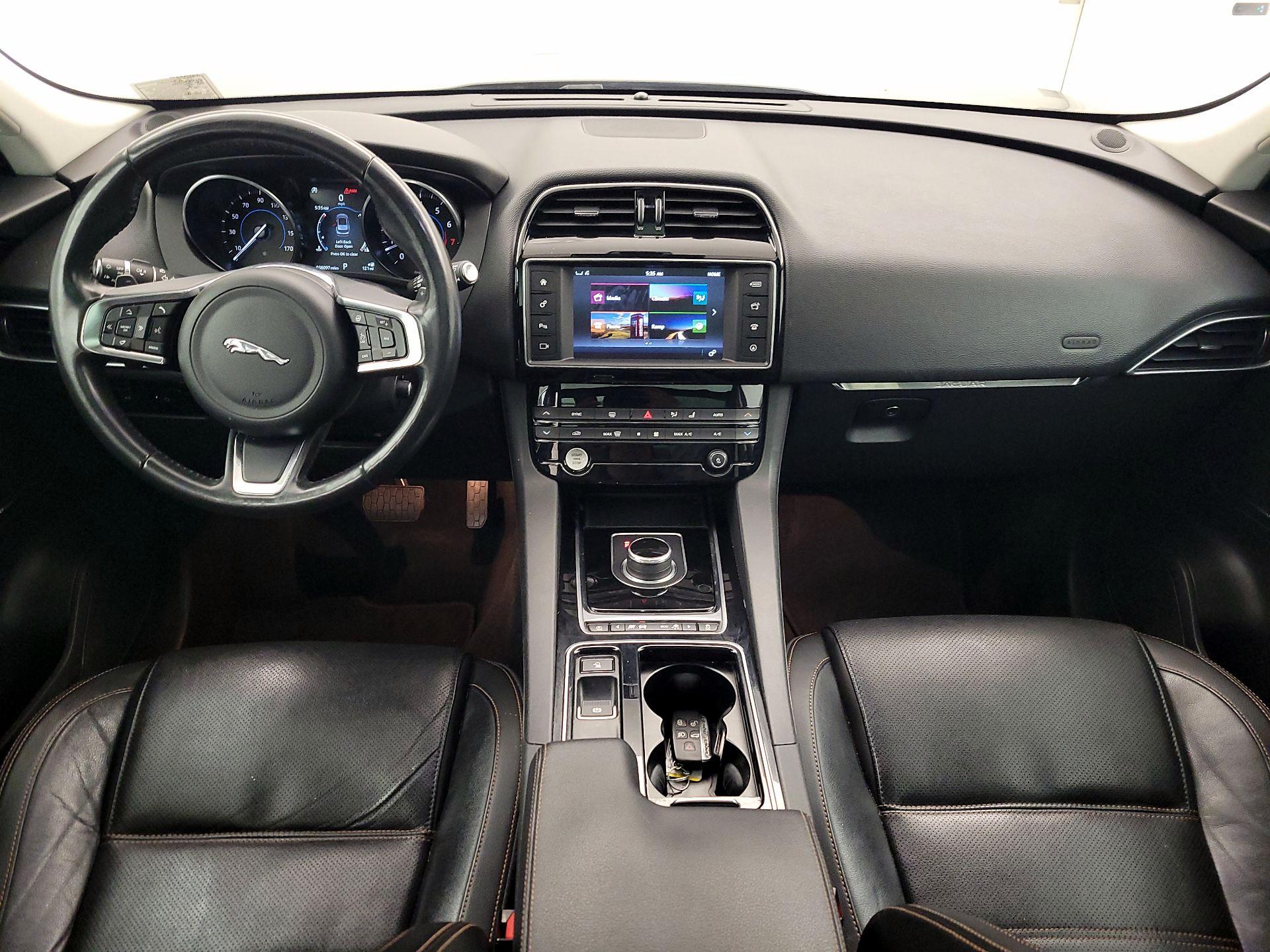 Thumbnail: 2018 Jaguar F-Pace - 8