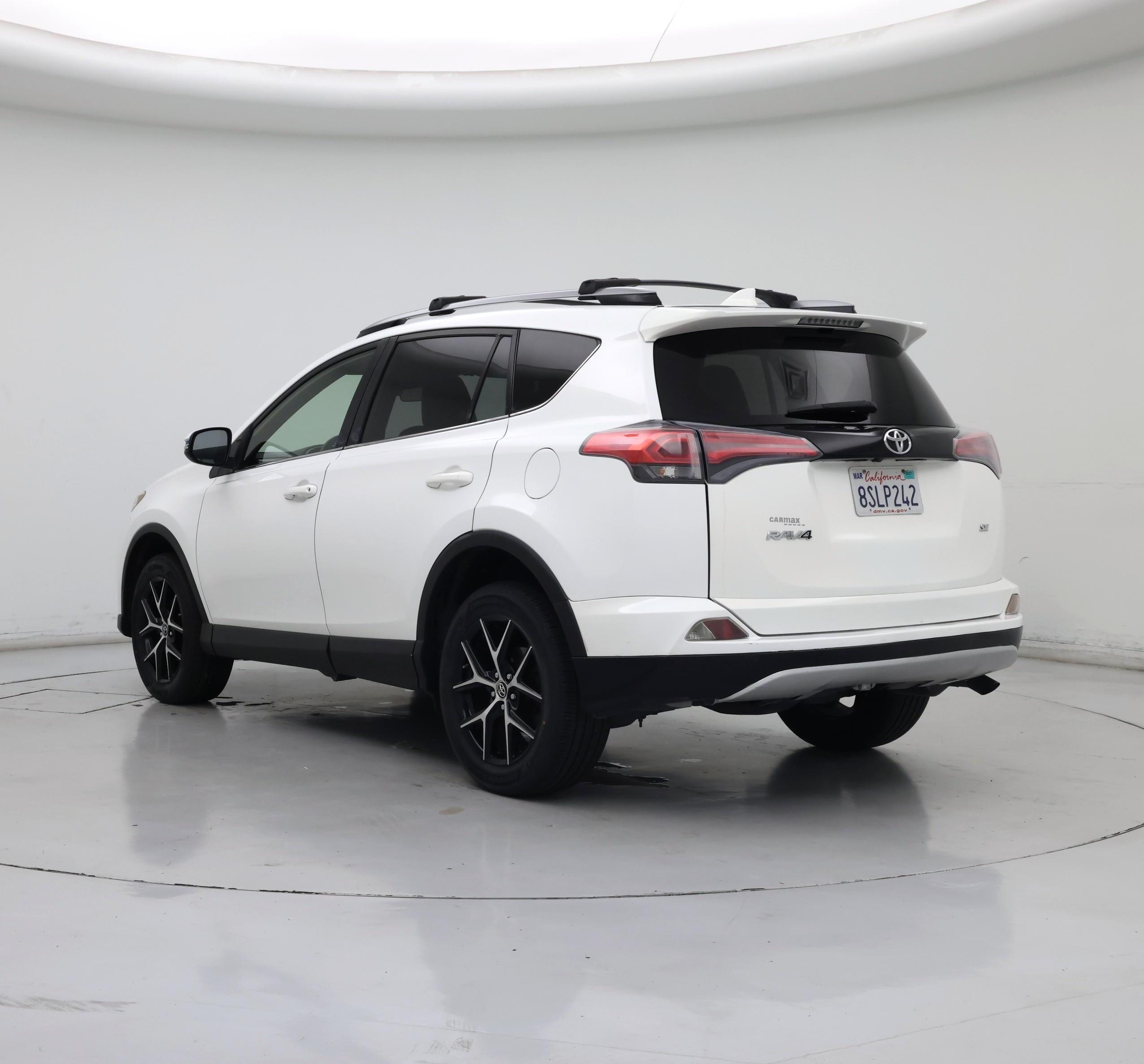 Thumbnail: 2017 Toyota RAV4 - 2