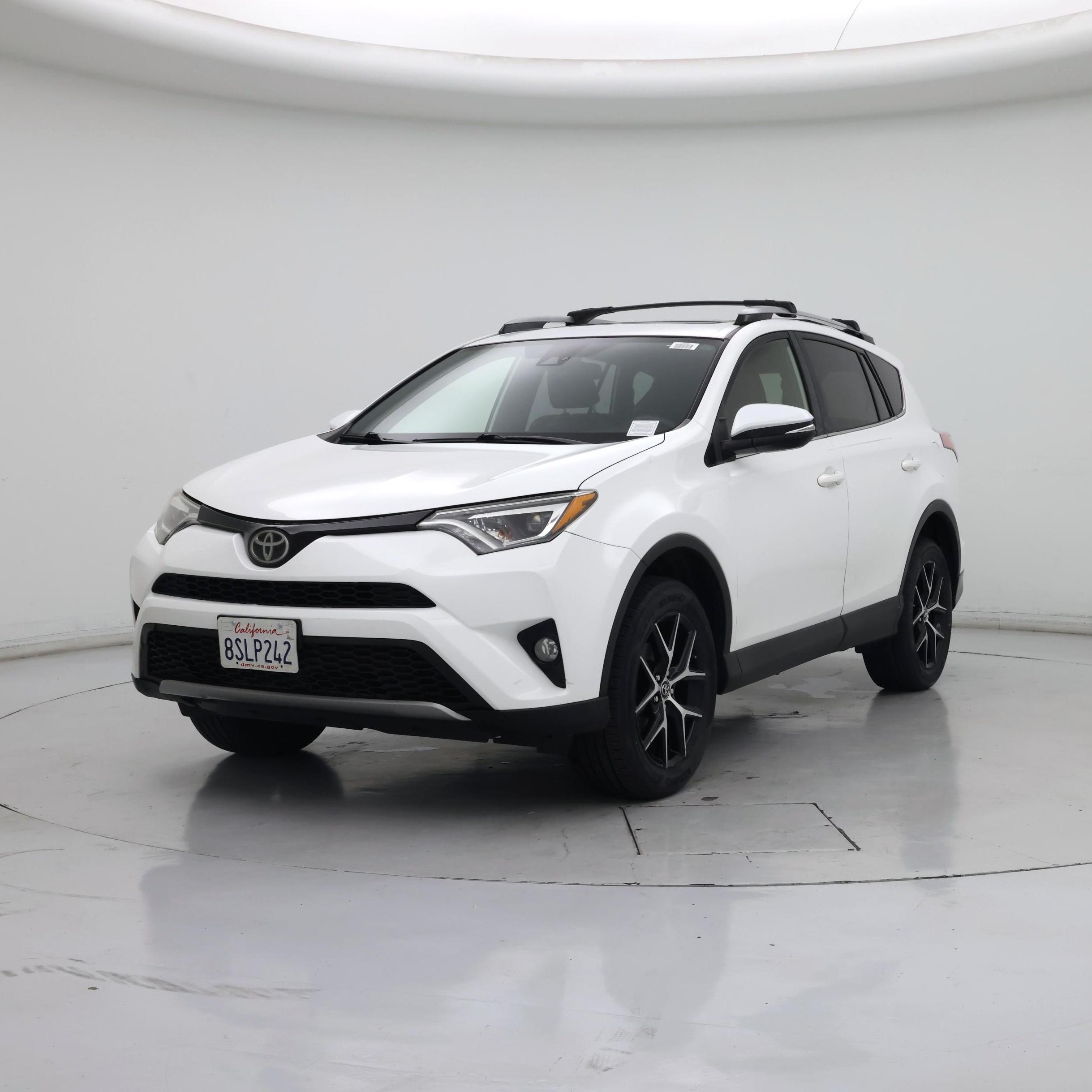 Thumbnail: 2017 Toyota RAV4 - 4