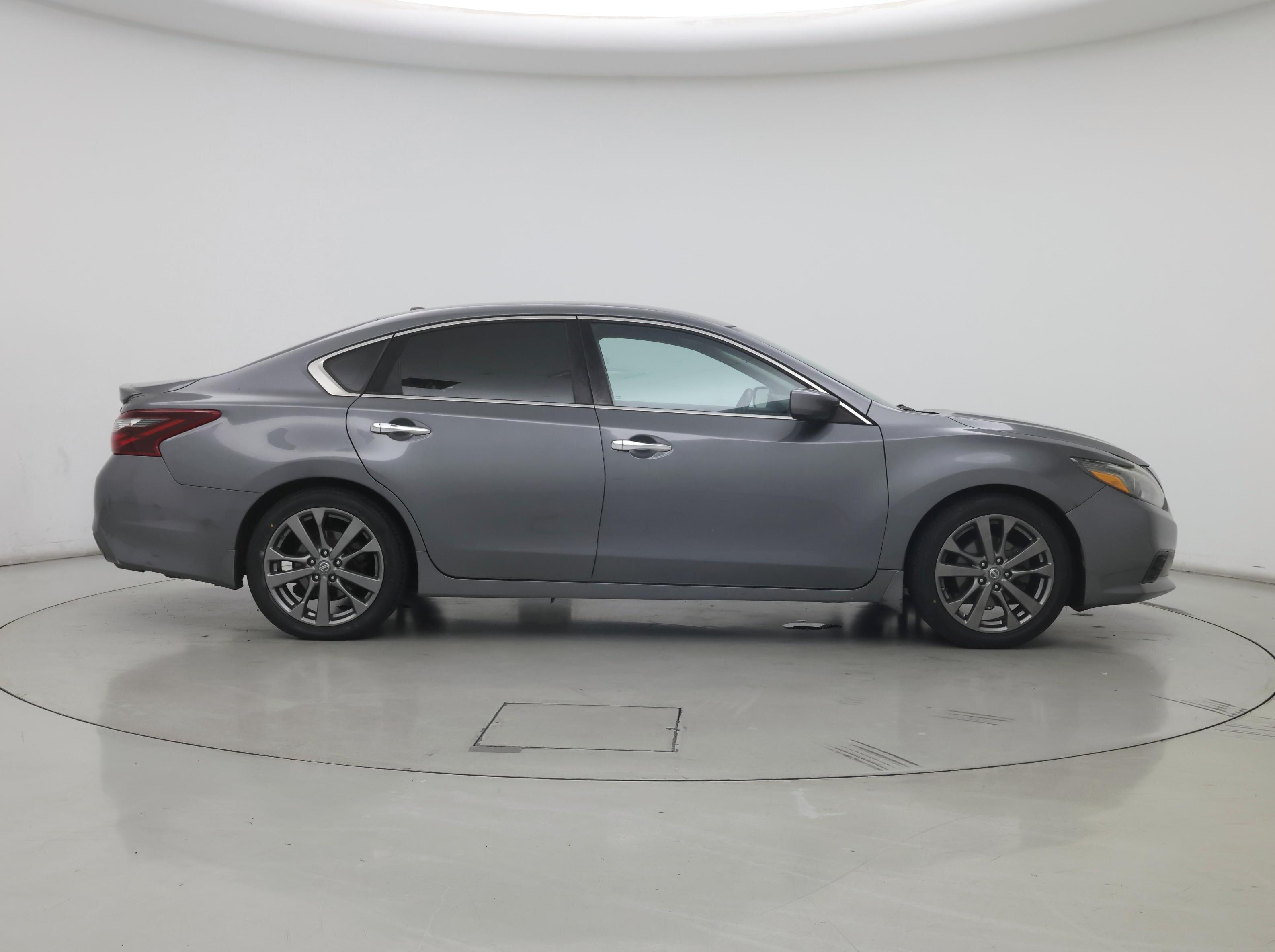 Thumbnail: 2018 Nissan Altima - 7