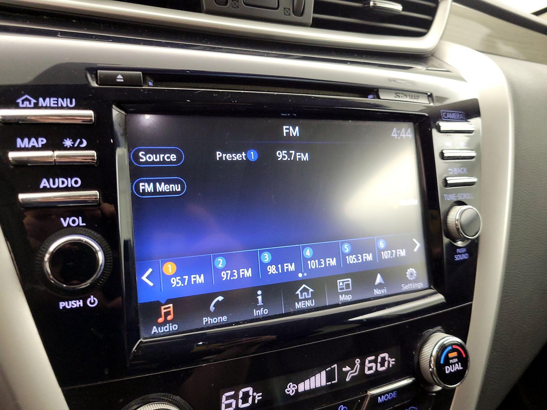 Thumbnail: 2016 Nissan Murano - 16