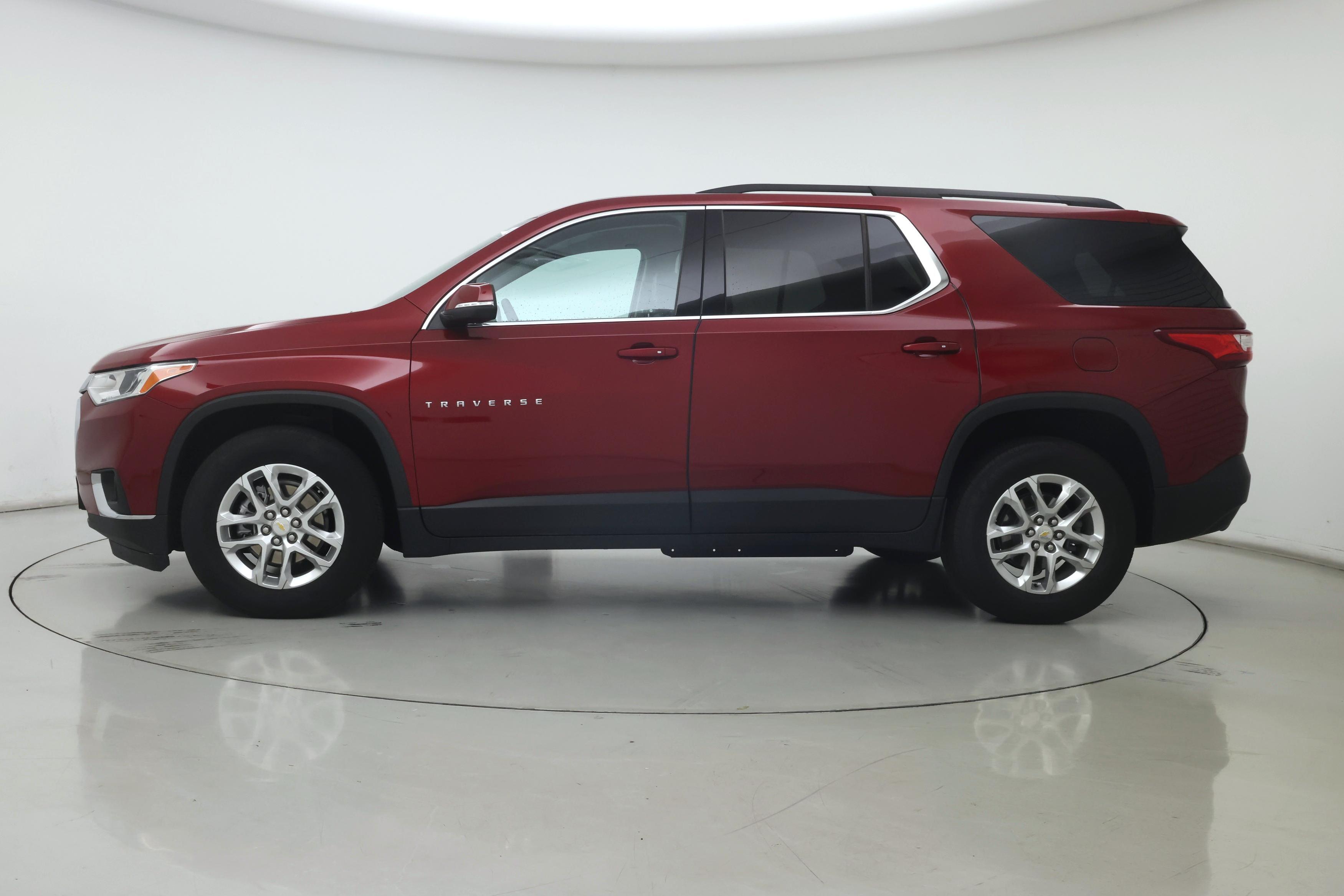 Thumbnail: 2021 Chevrolet Traverse - 3