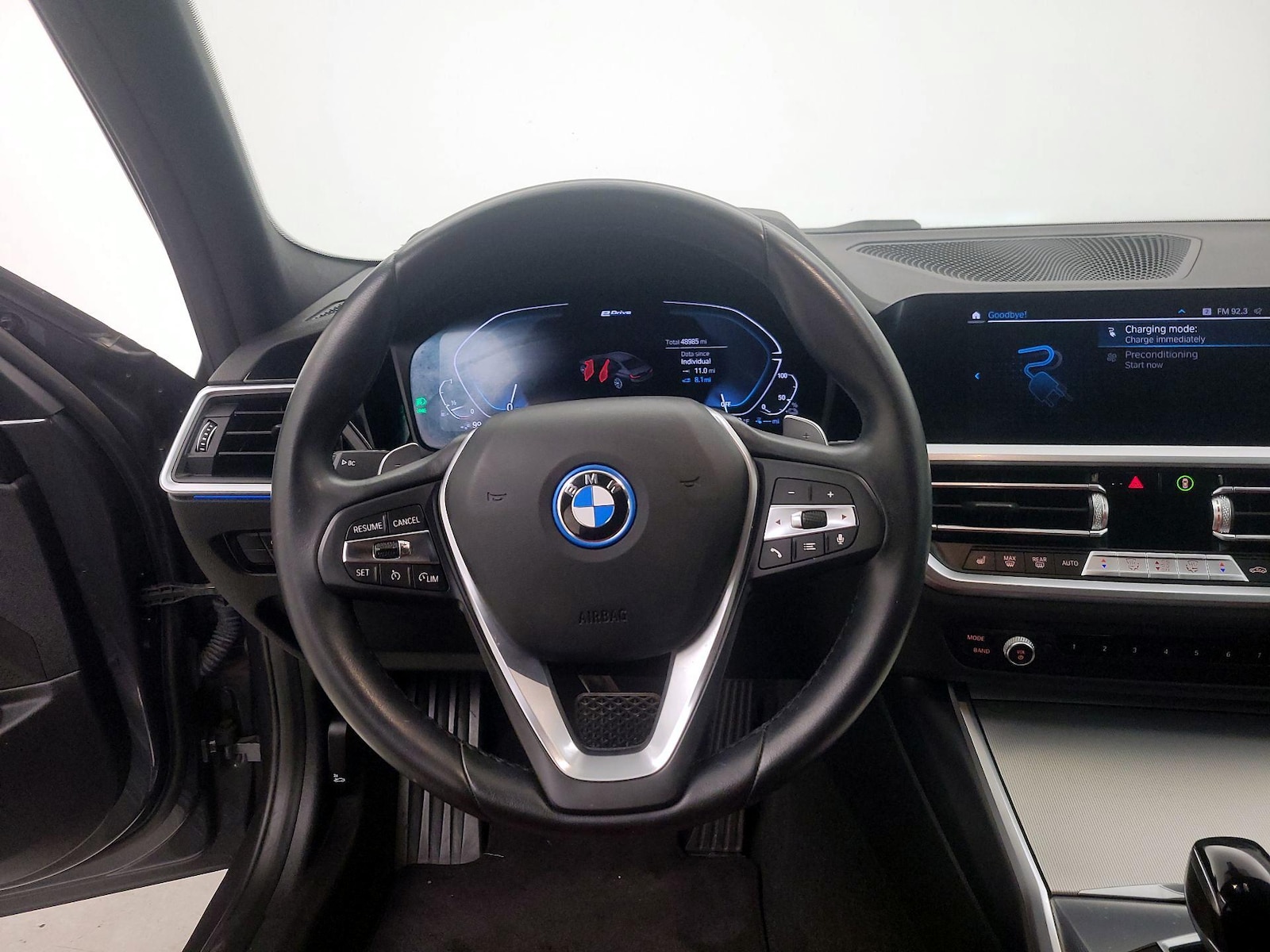 2022 BMW 3 Series 330e - Photo 11