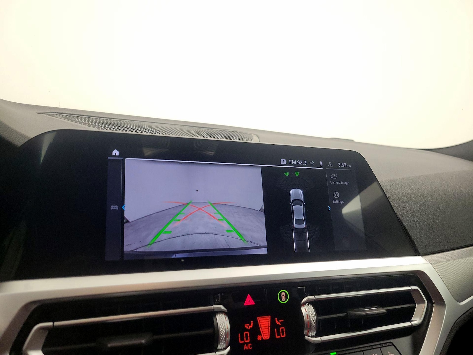 2022 BMW 3 Series 330e - Photo 16