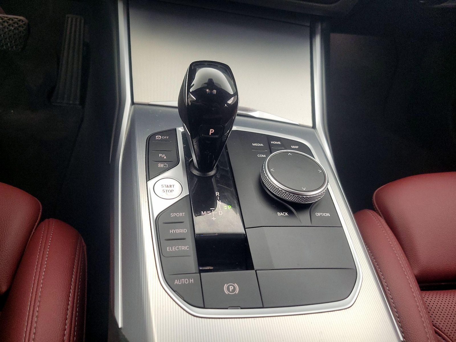 2022 BMW 3 Series 330e - Photo 19