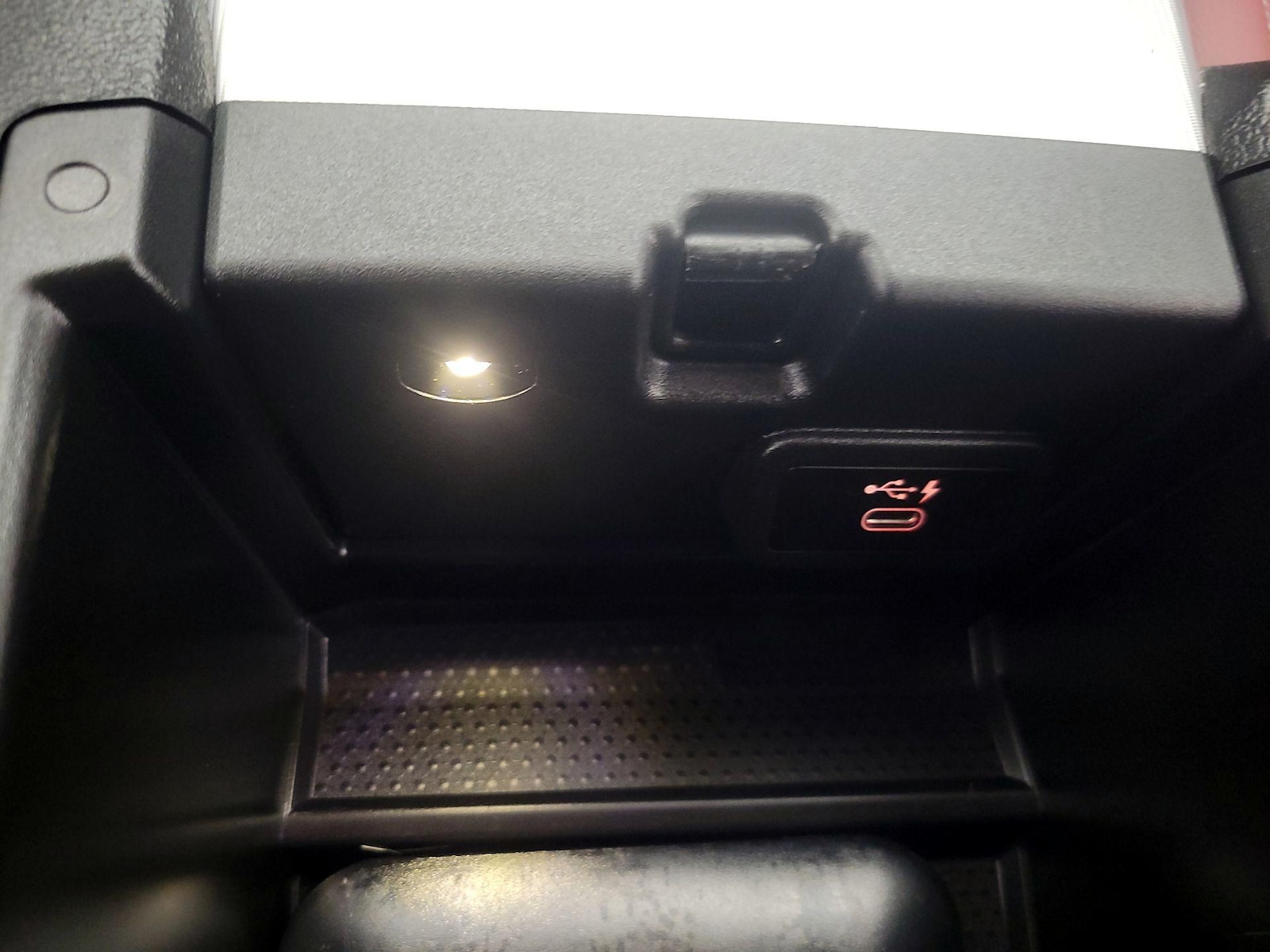 2022 BMW 3 Series 330e - Photo 20