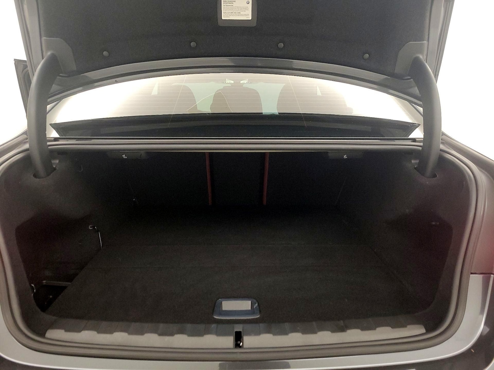 2022 BMW 3 Series 330e - Photo 22