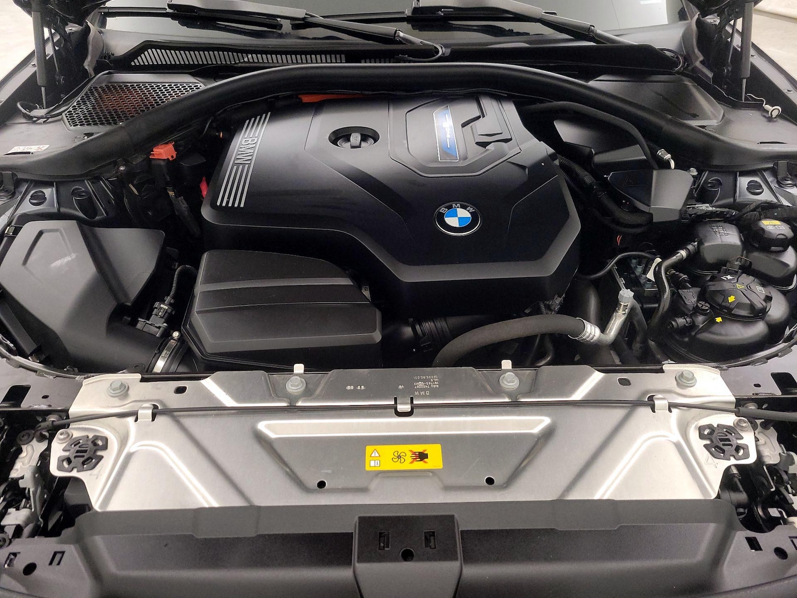 2022 BMW 3 Series 330e - Photo 23