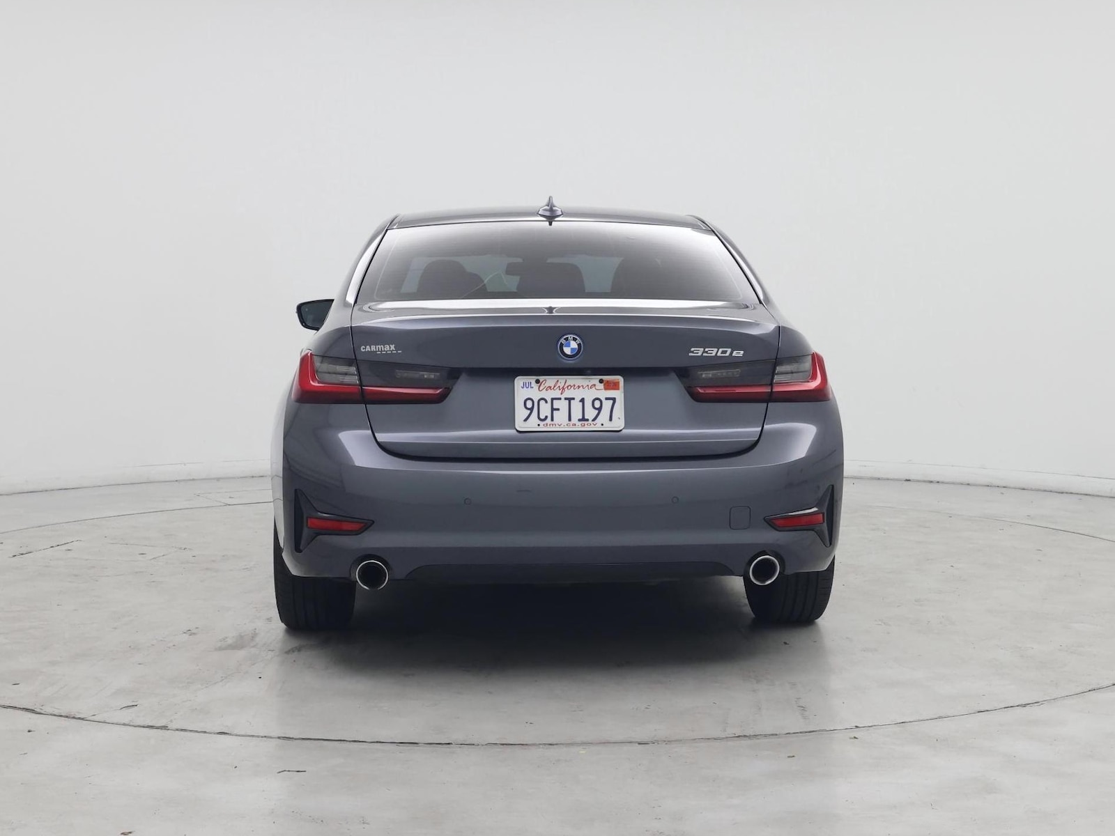 2022 BMW 3 Series 330e - Photo 7