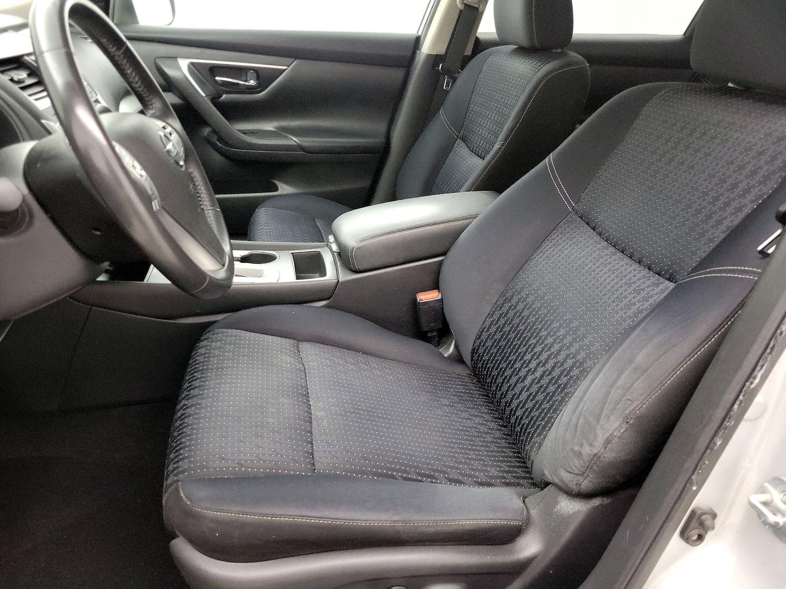 2017 Nissan Altima SV - Photo 12