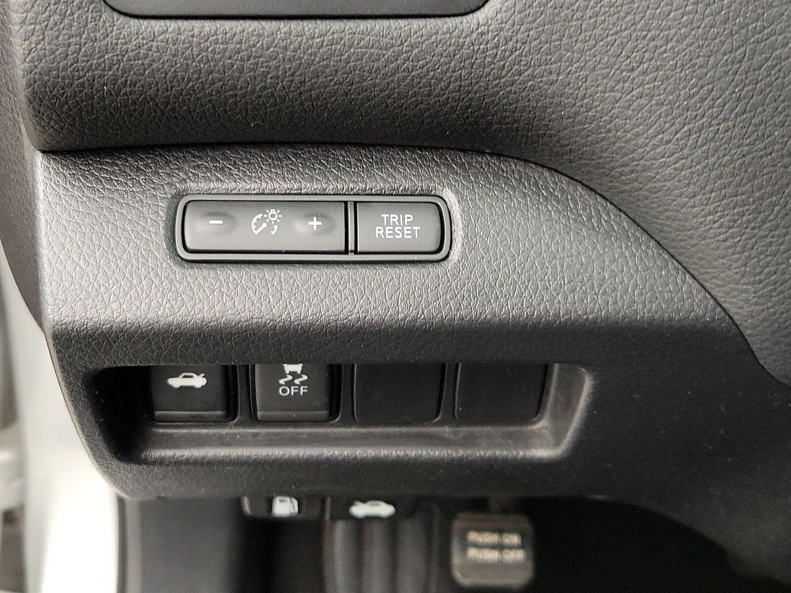 2017 Nissan Altima SV - Photo 14