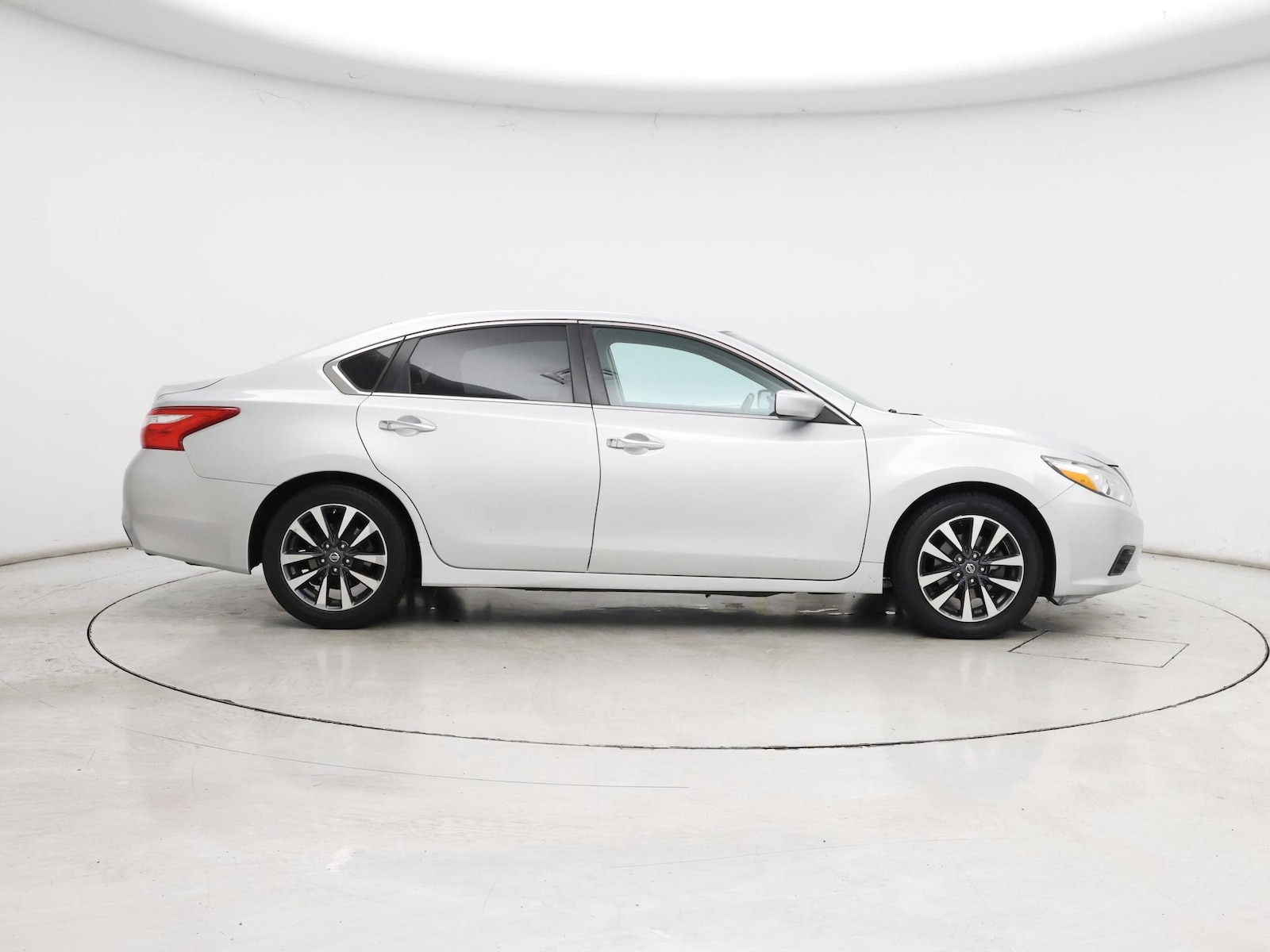 2017 Nissan Altima SV - Photo 8