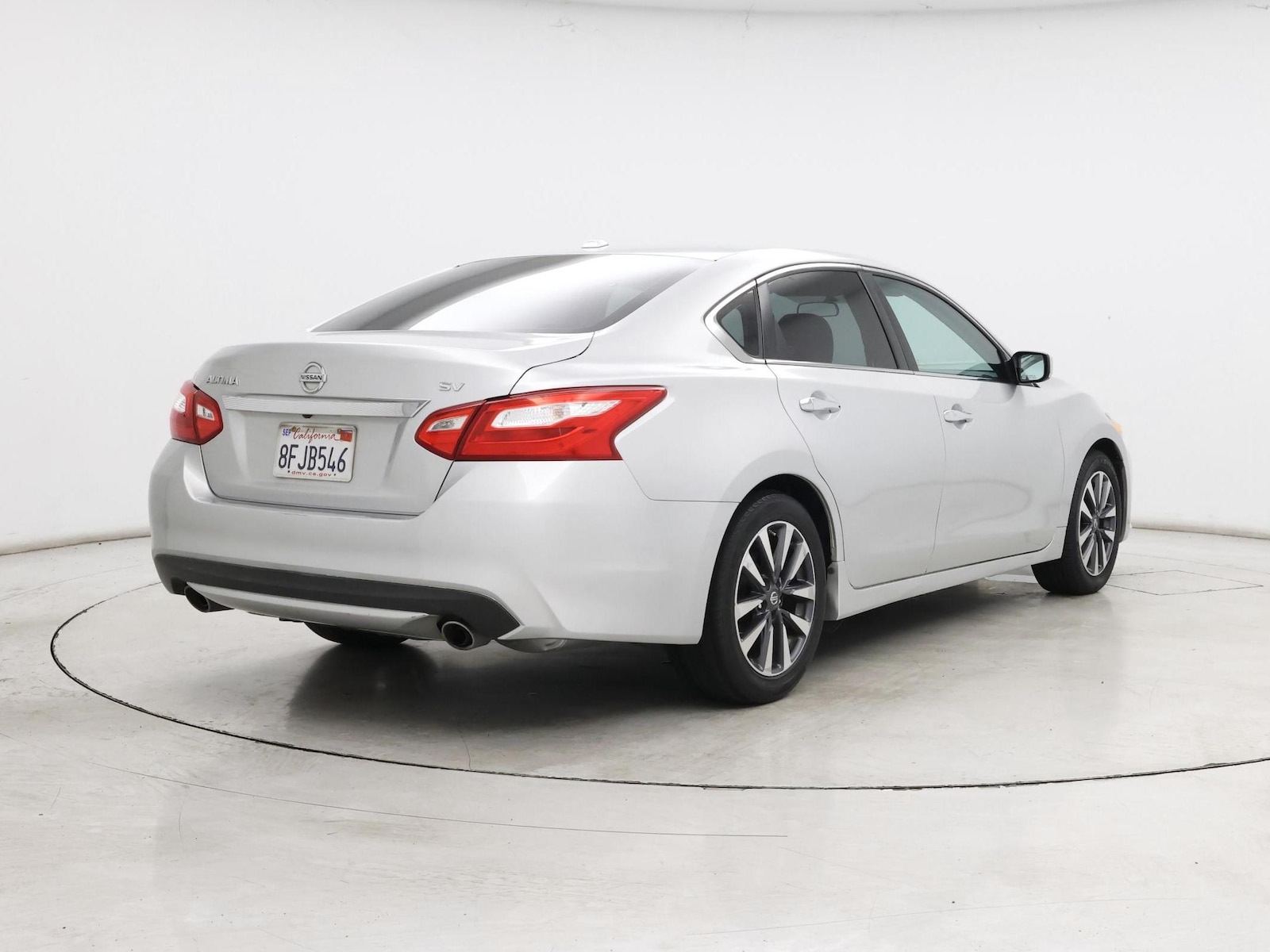 2017 Nissan Altima SV - Photo 9