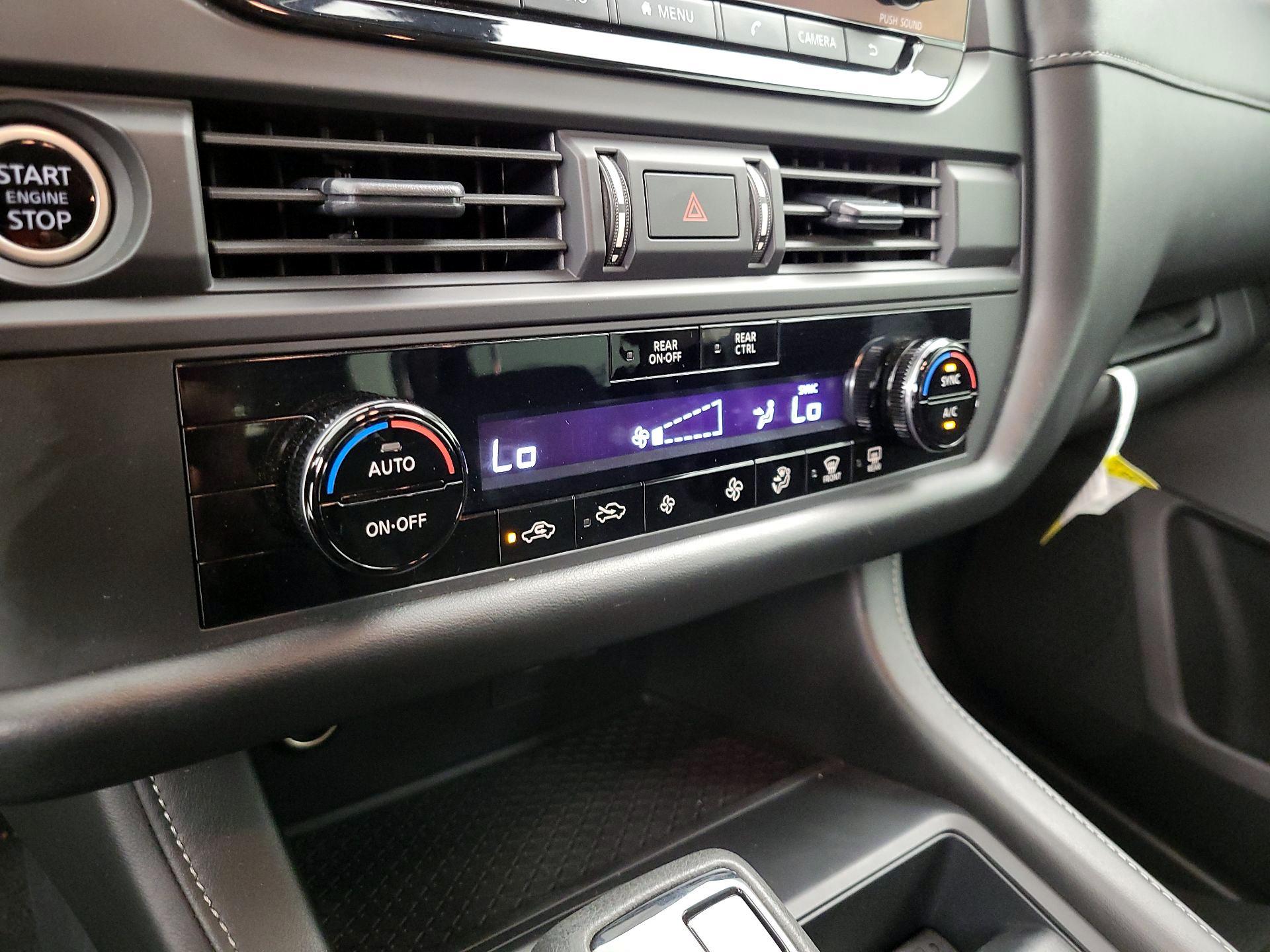 Thumbnail: 2024 Nissan Pathfinder - 16