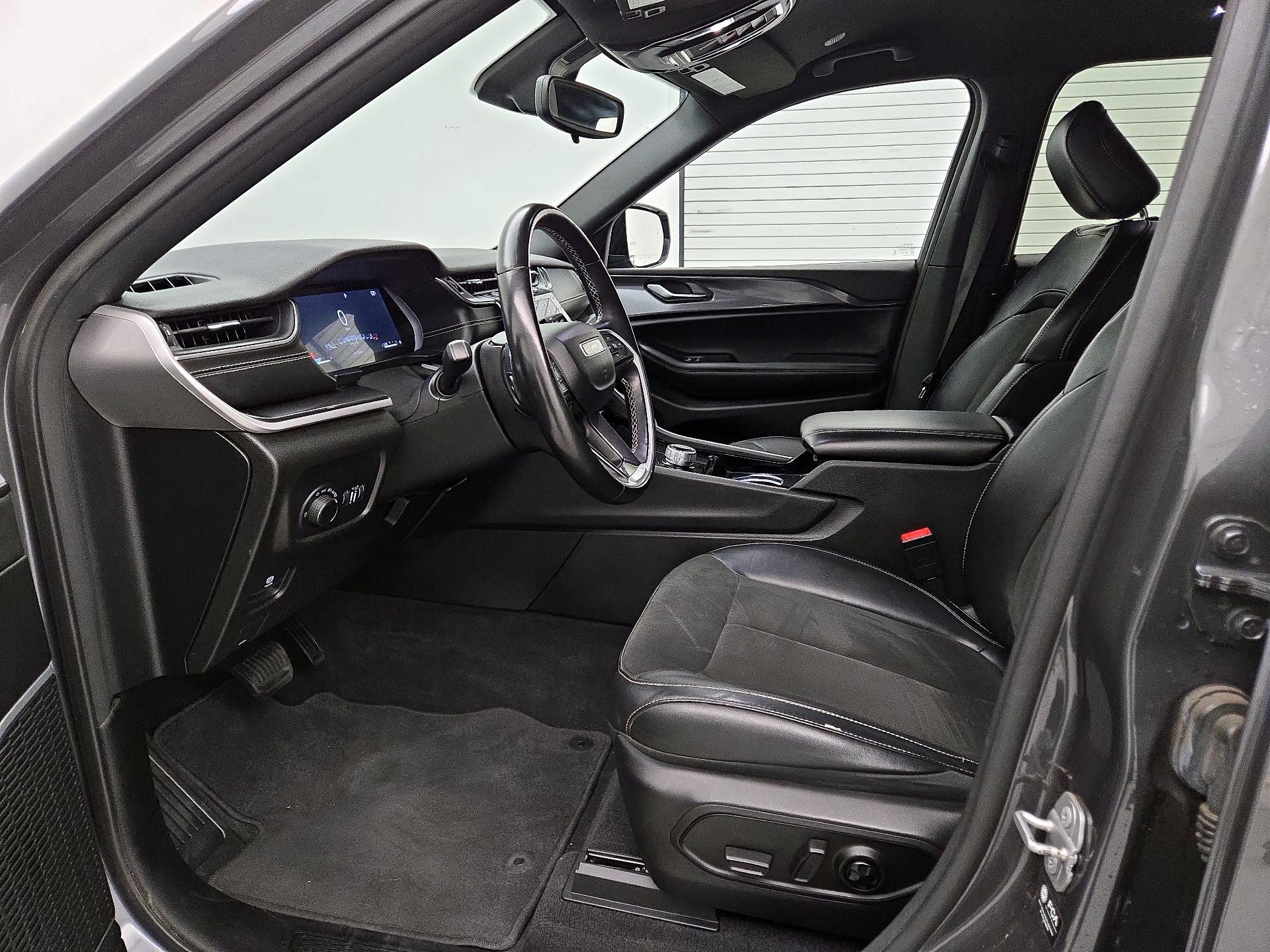 Thumbnail: 2021 Jeep Grand Cherokee L - 11