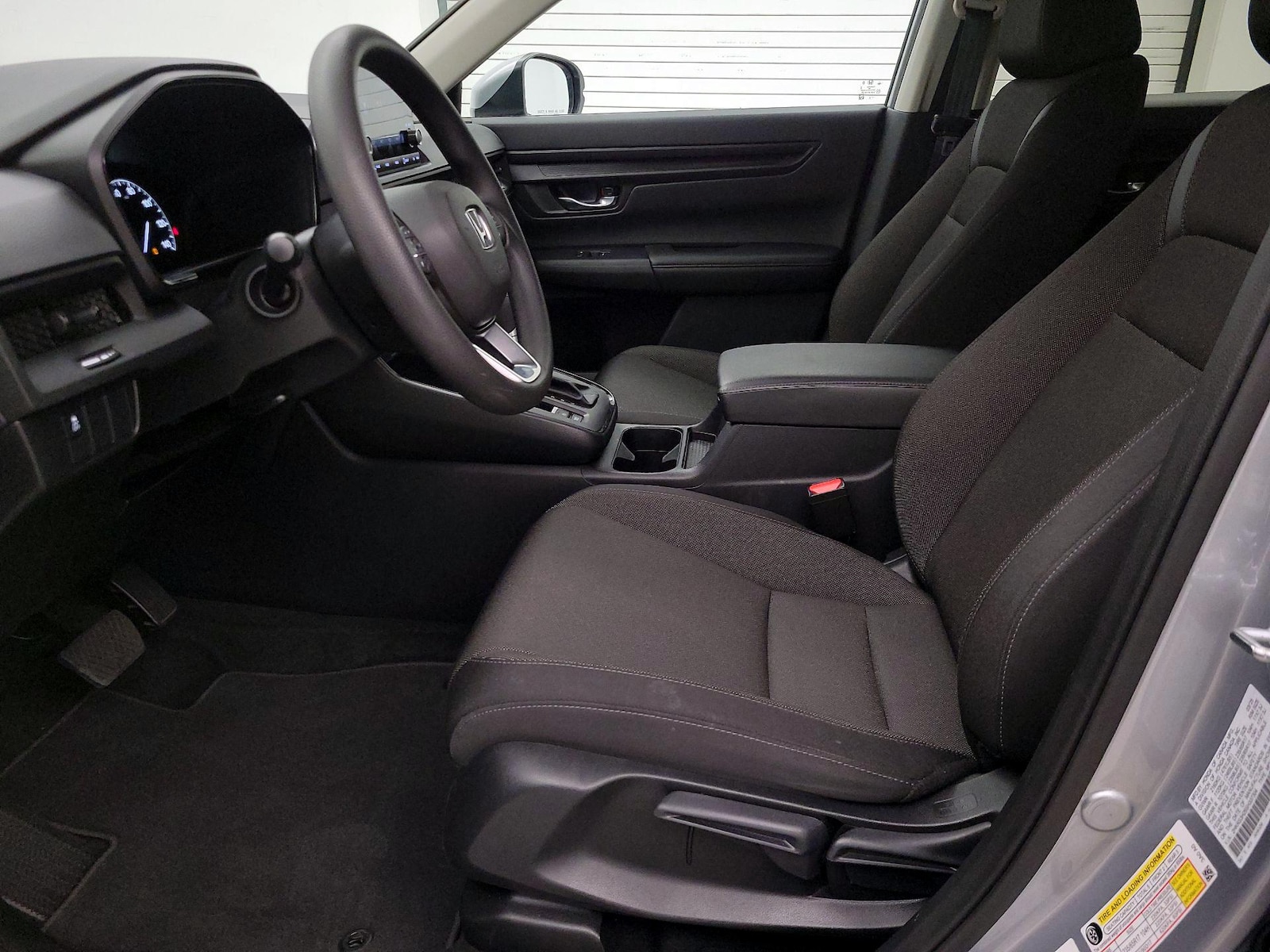 2025 Honda CR-V LX - Photo 12