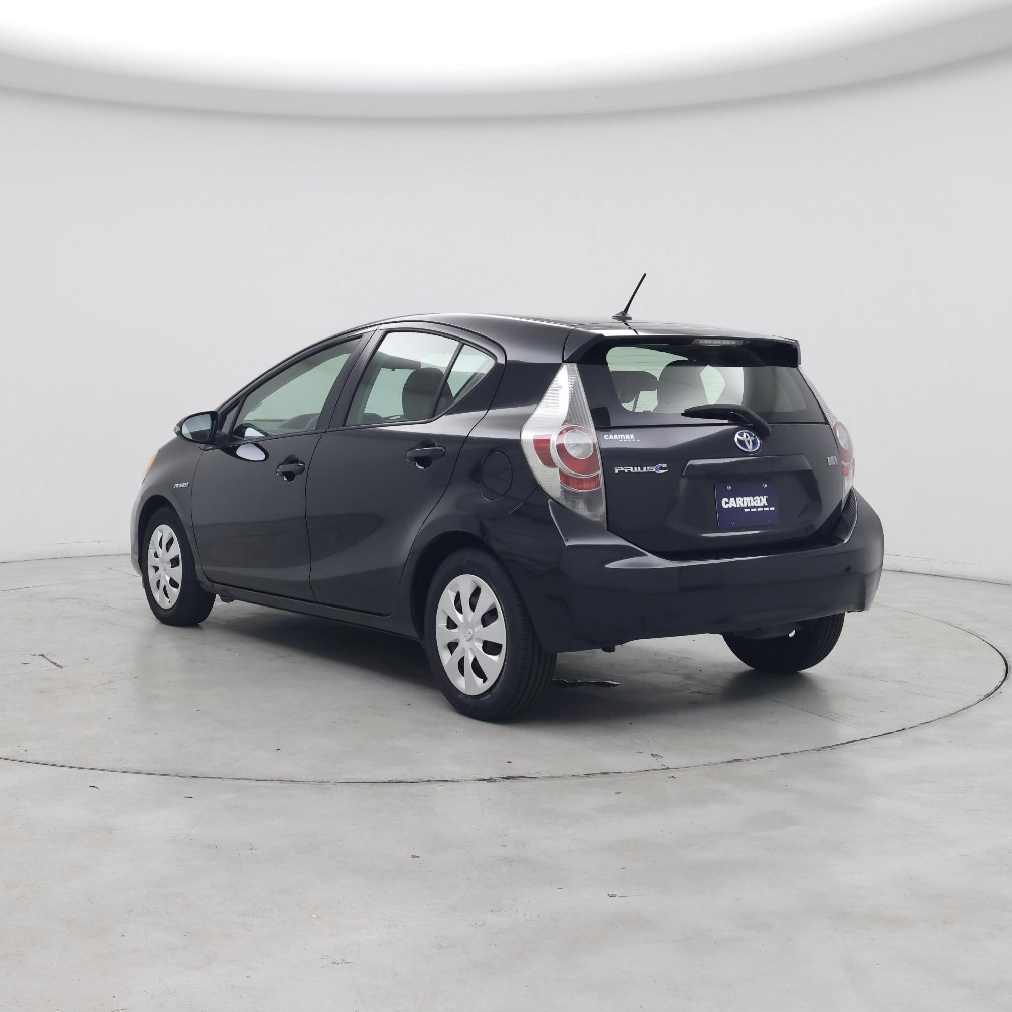 Thumbnail: 2014 Toyota Prius c - 2