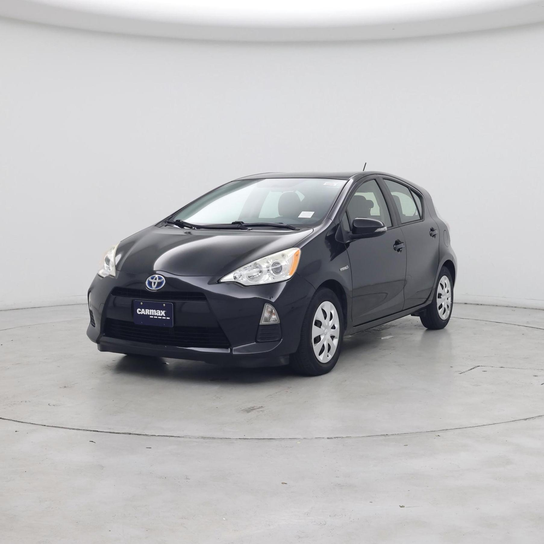 Thumbnail: 2014 Toyota Prius c - 4