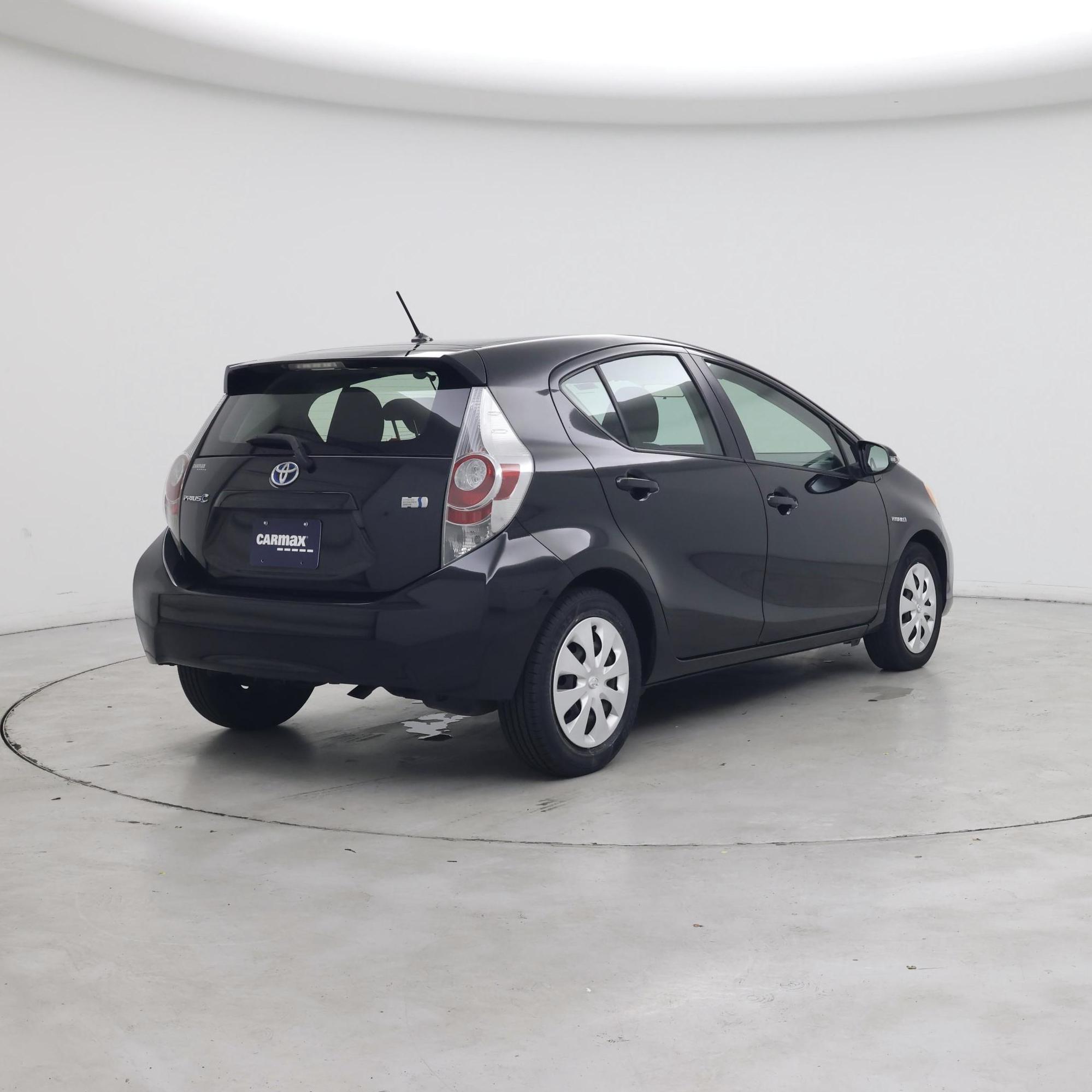 Thumbnail: 2014 Toyota Prius c - 8