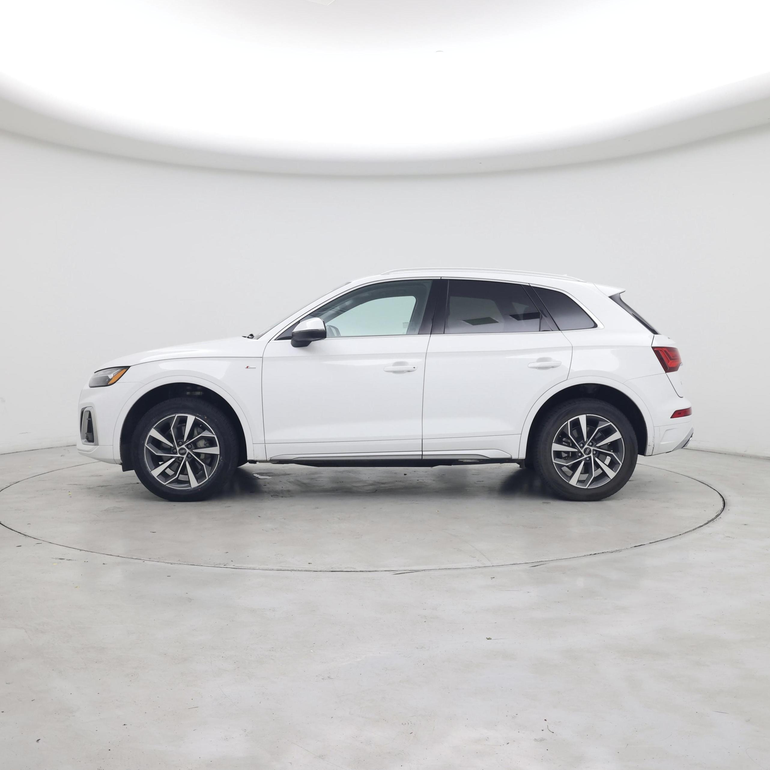 Thumbnail: 2024 Audi Q5 - 3