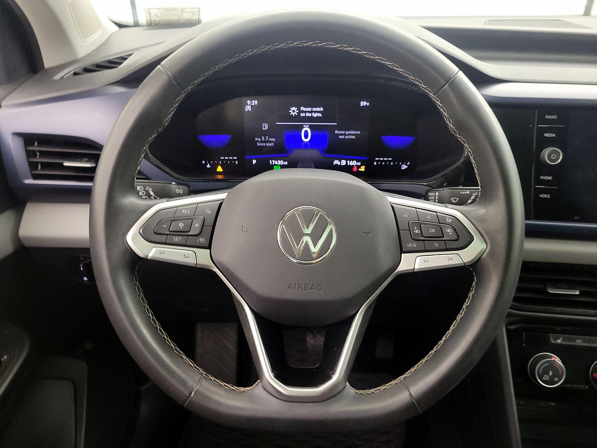 Thumbnail: 2023 Volkswagen Taos - 10