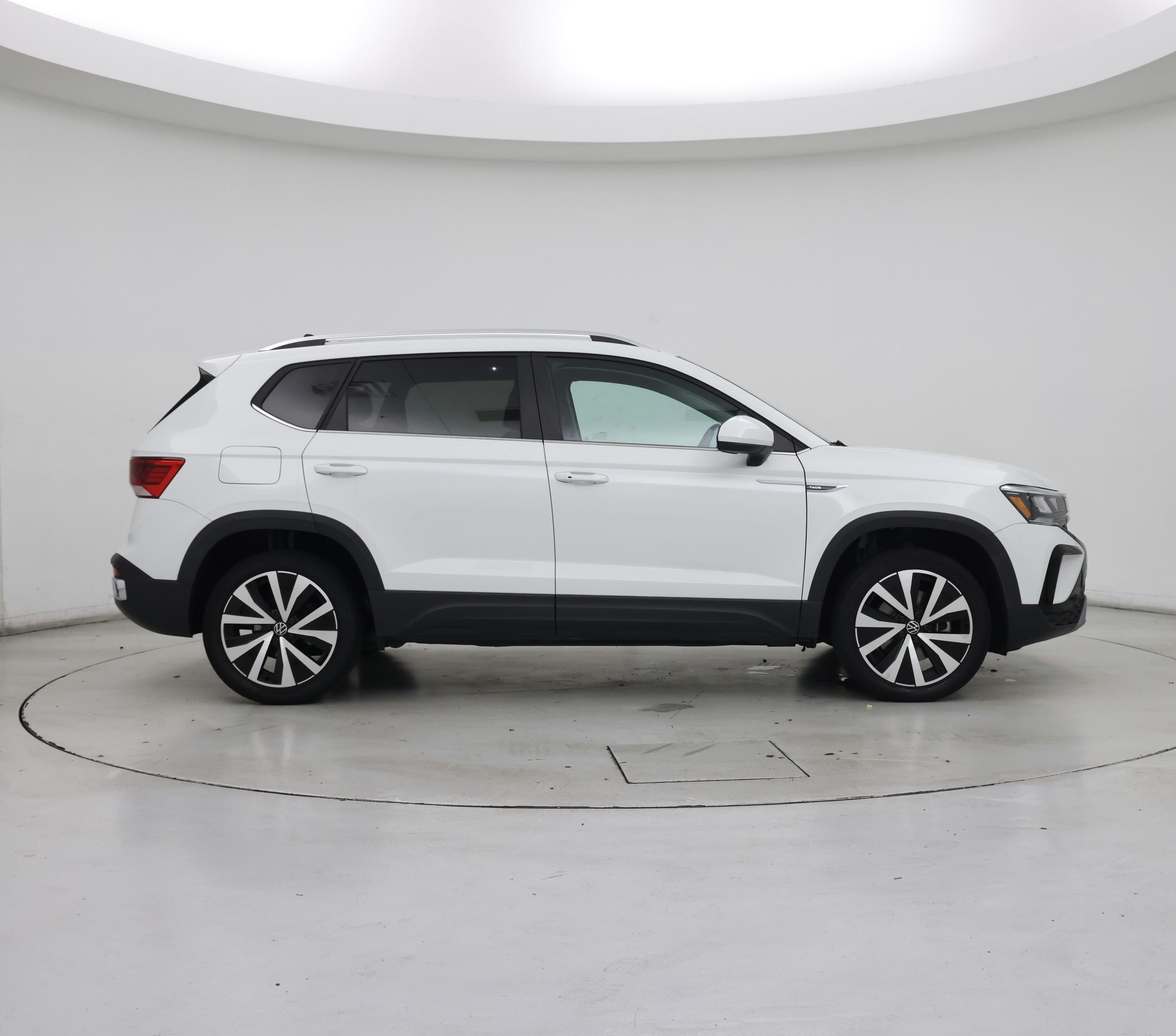 Thumbnail: 2023 Volkswagen Taos - 7