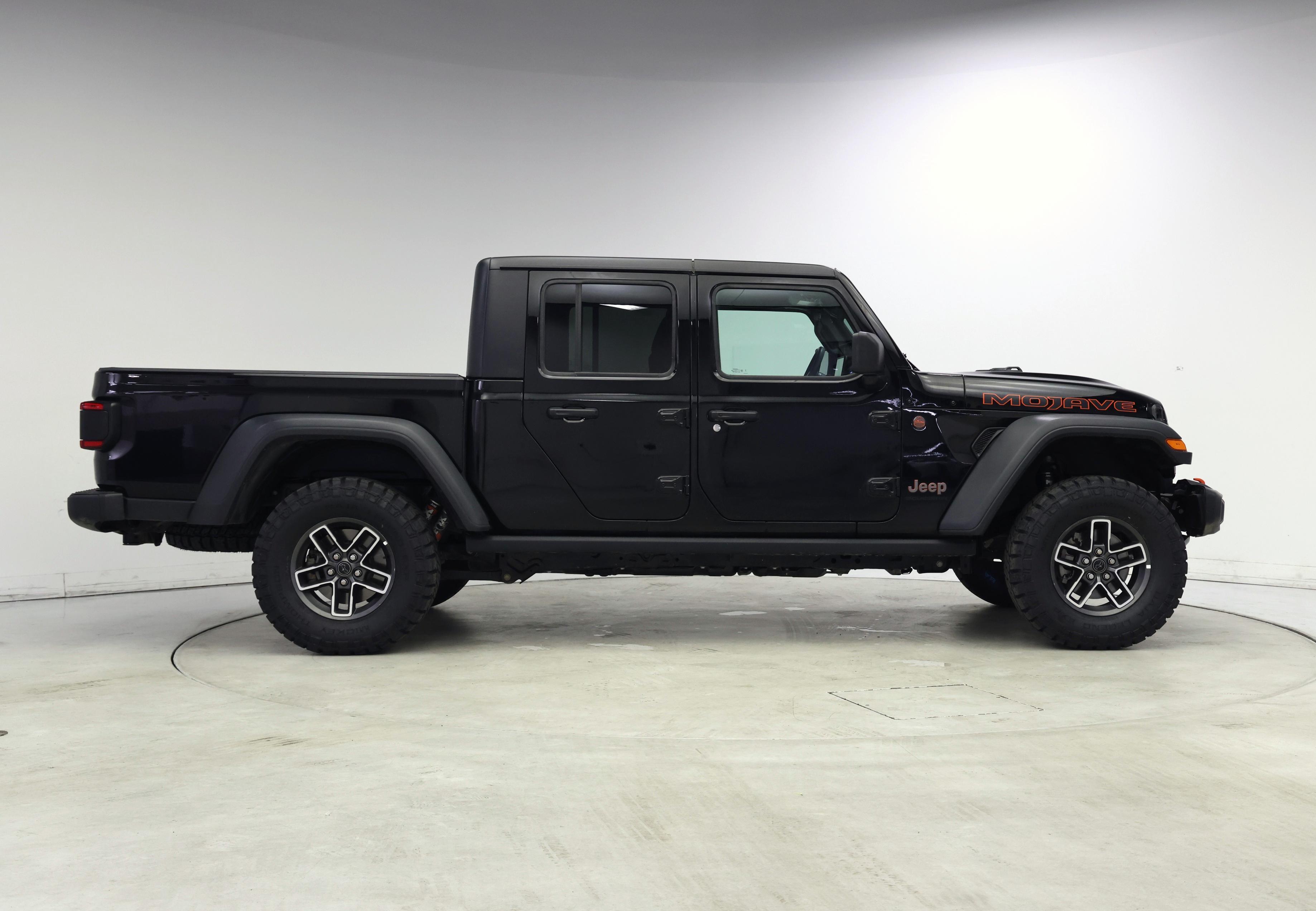 Thumbnail: 2026 Jeep Gladiator - 7