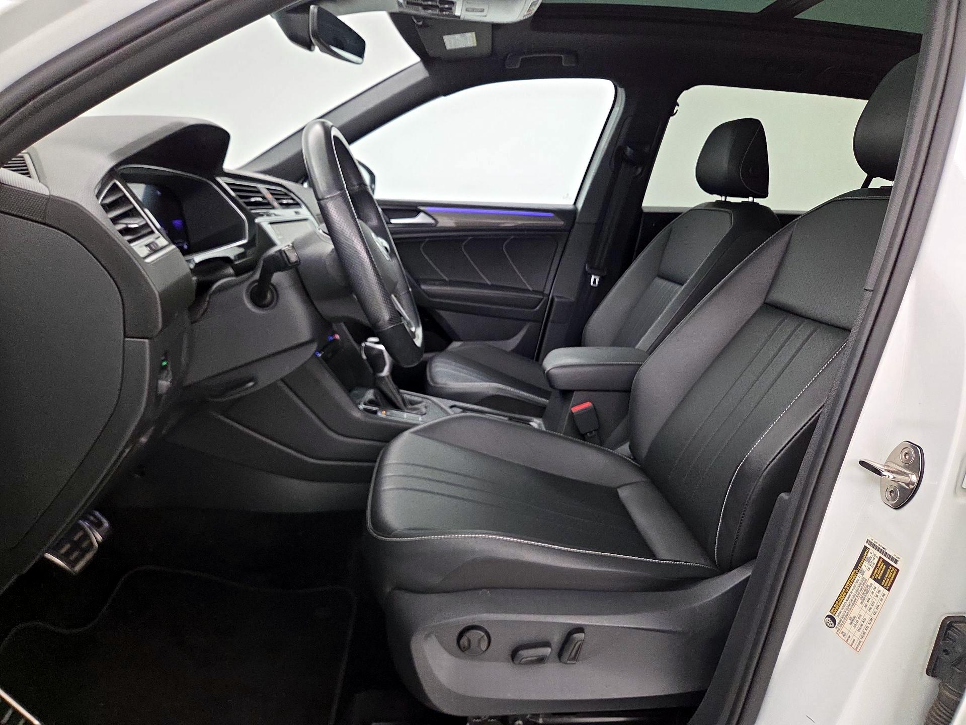 Thumbnail: 2023 Volkswagen Tiguan - 11