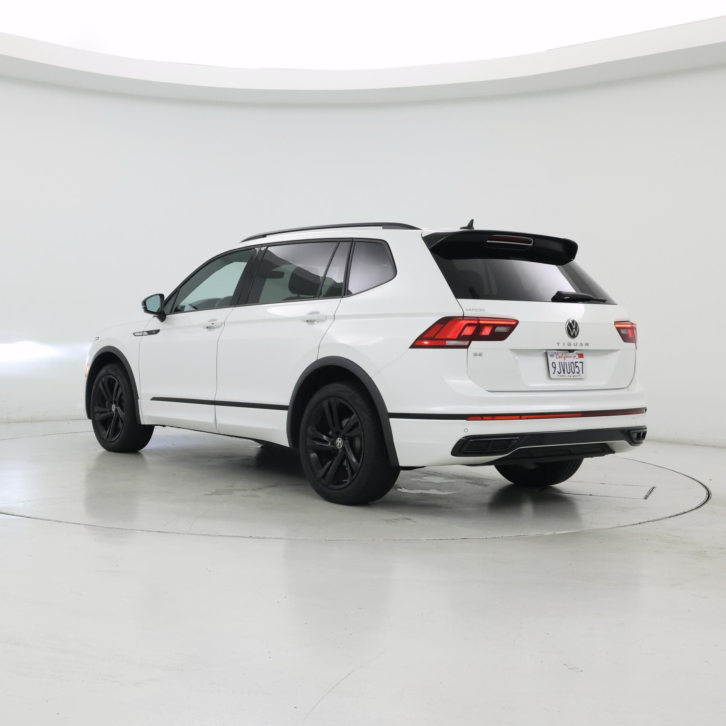Thumbnail: 2023 Volkswagen Tiguan - 2