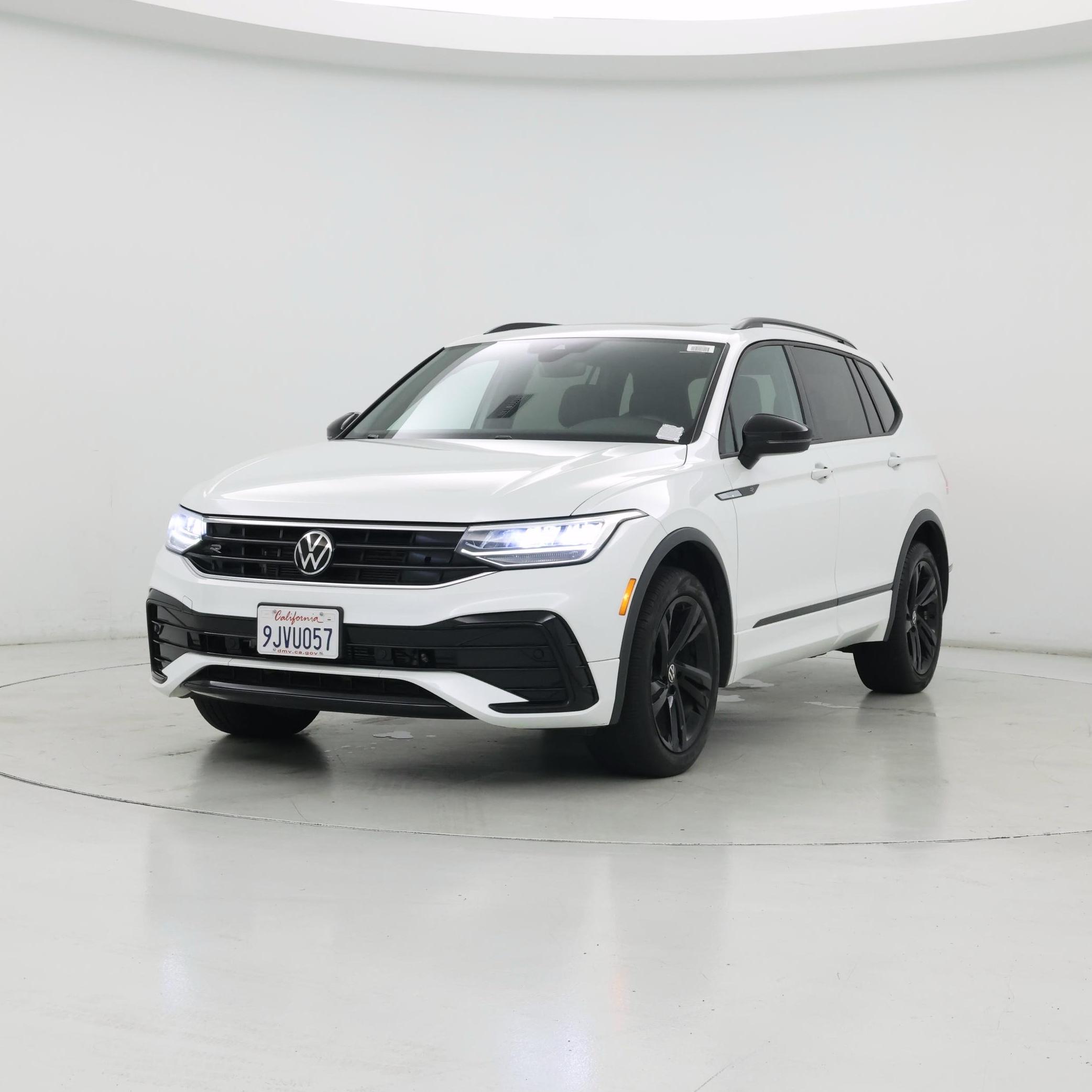Thumbnail: 2023 Volkswagen Tiguan - 4