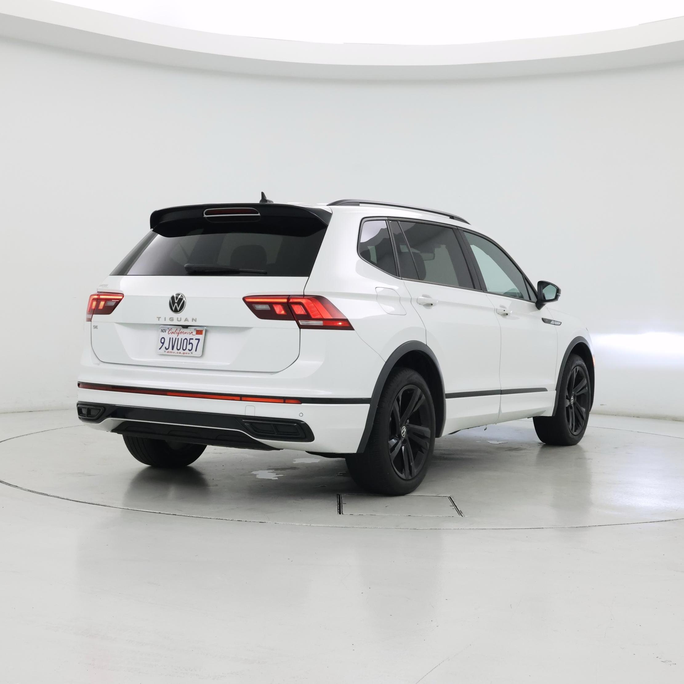 Thumbnail: 2023 Volkswagen Tiguan - 8