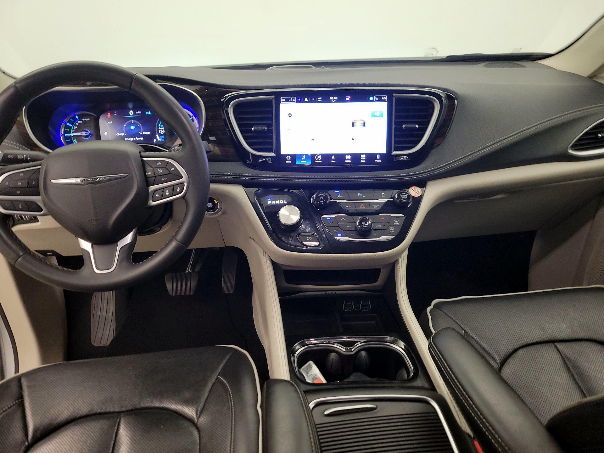 Thumbnail: 2023 Chrysler Pacifica - 9