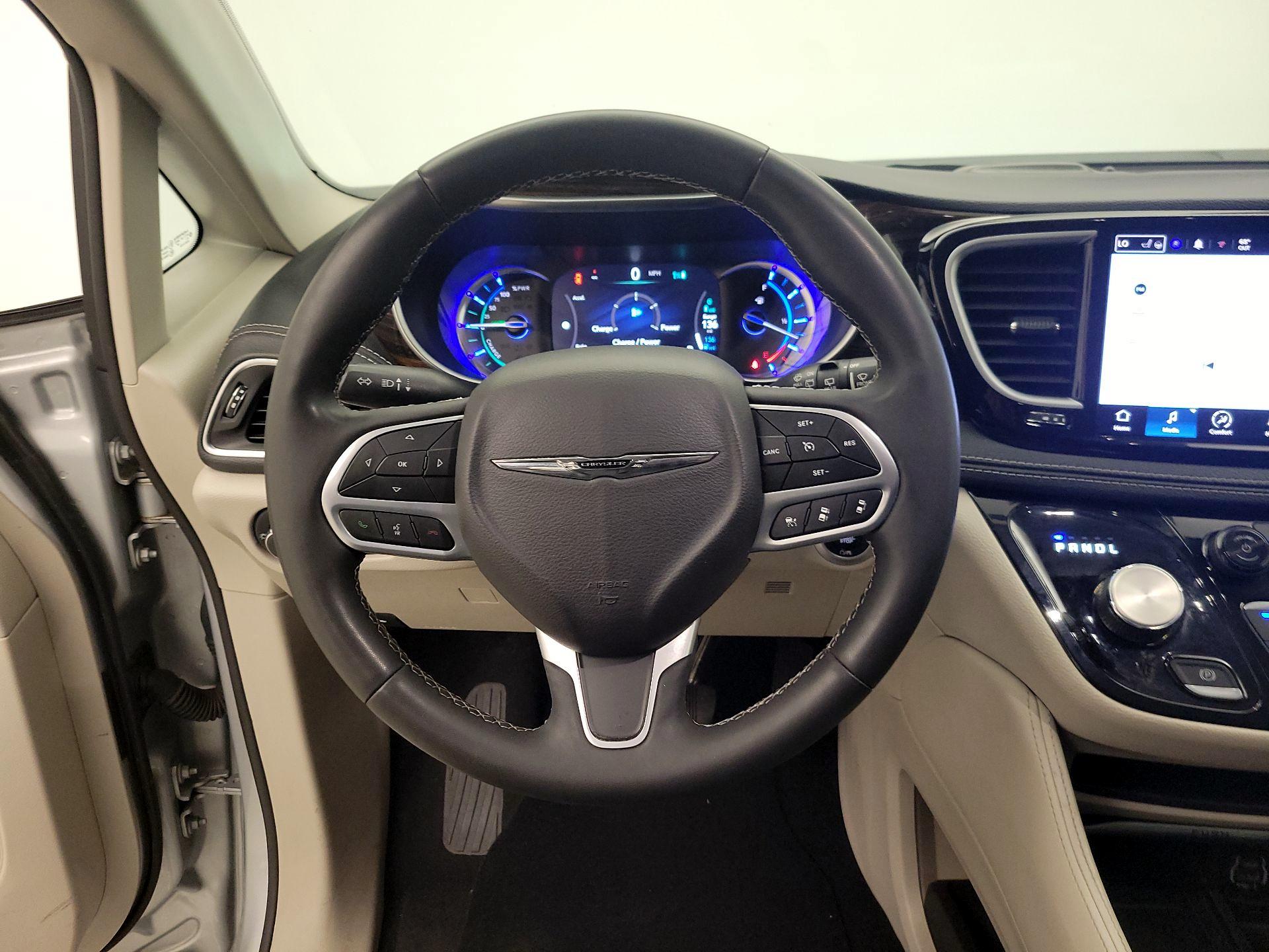 Thumbnail: 2023 Chrysler Pacifica - 10