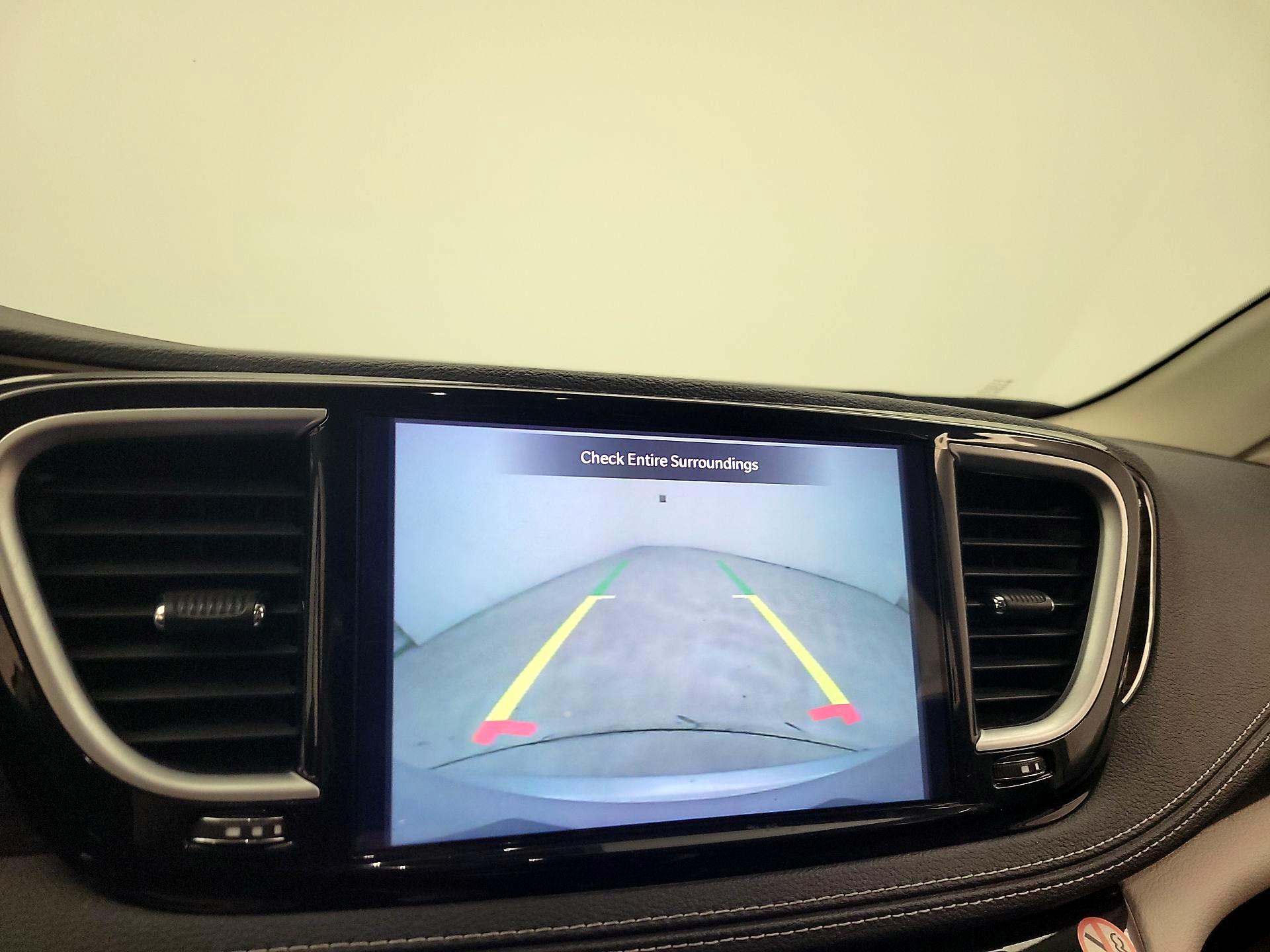Thumbnail: 2023 Chrysler Pacifica - 14